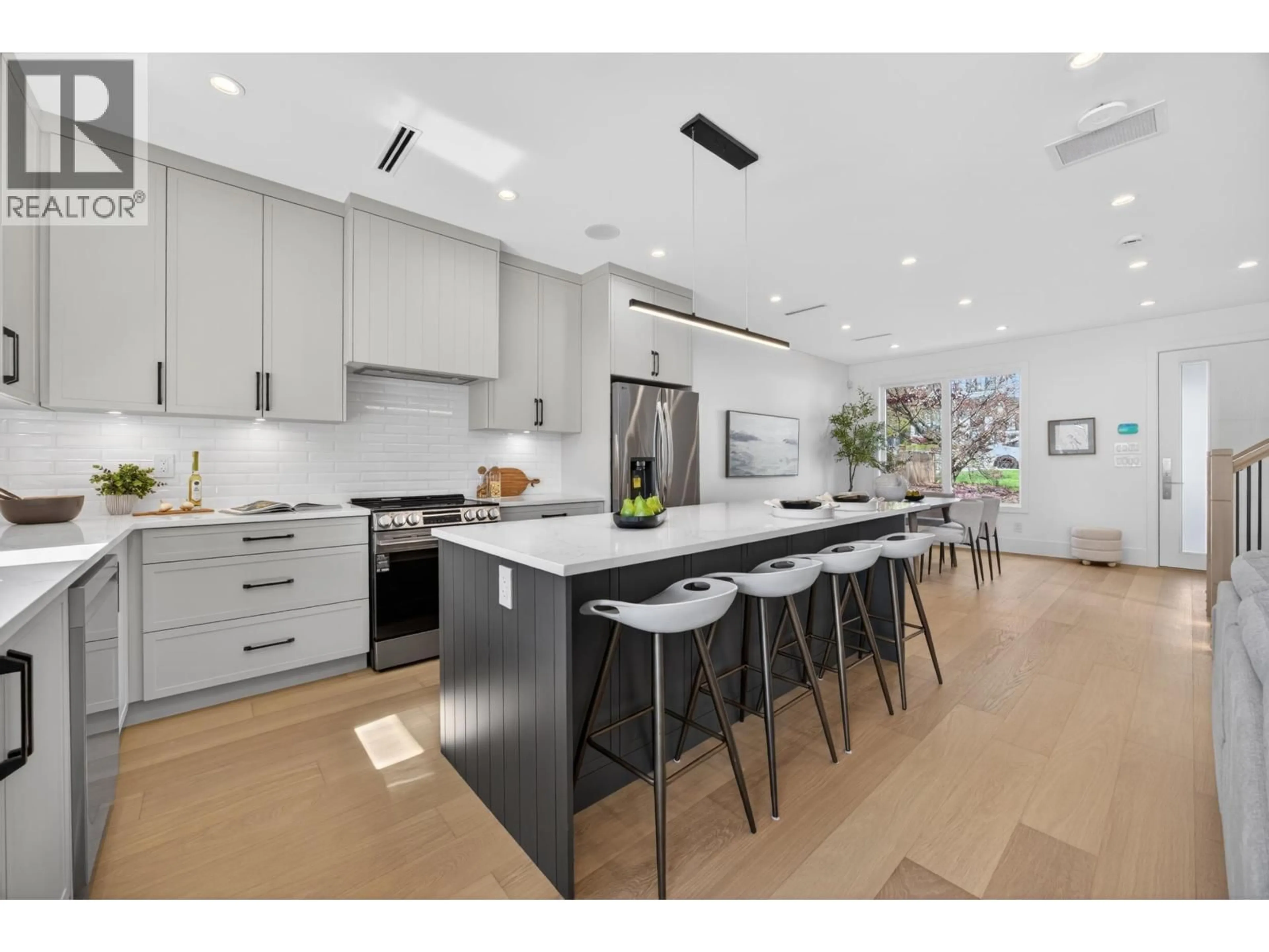 Open concept kitchen, unknown for 1150 CHARLAND AVENUE, Coquitlam British Columbia V3K3L1