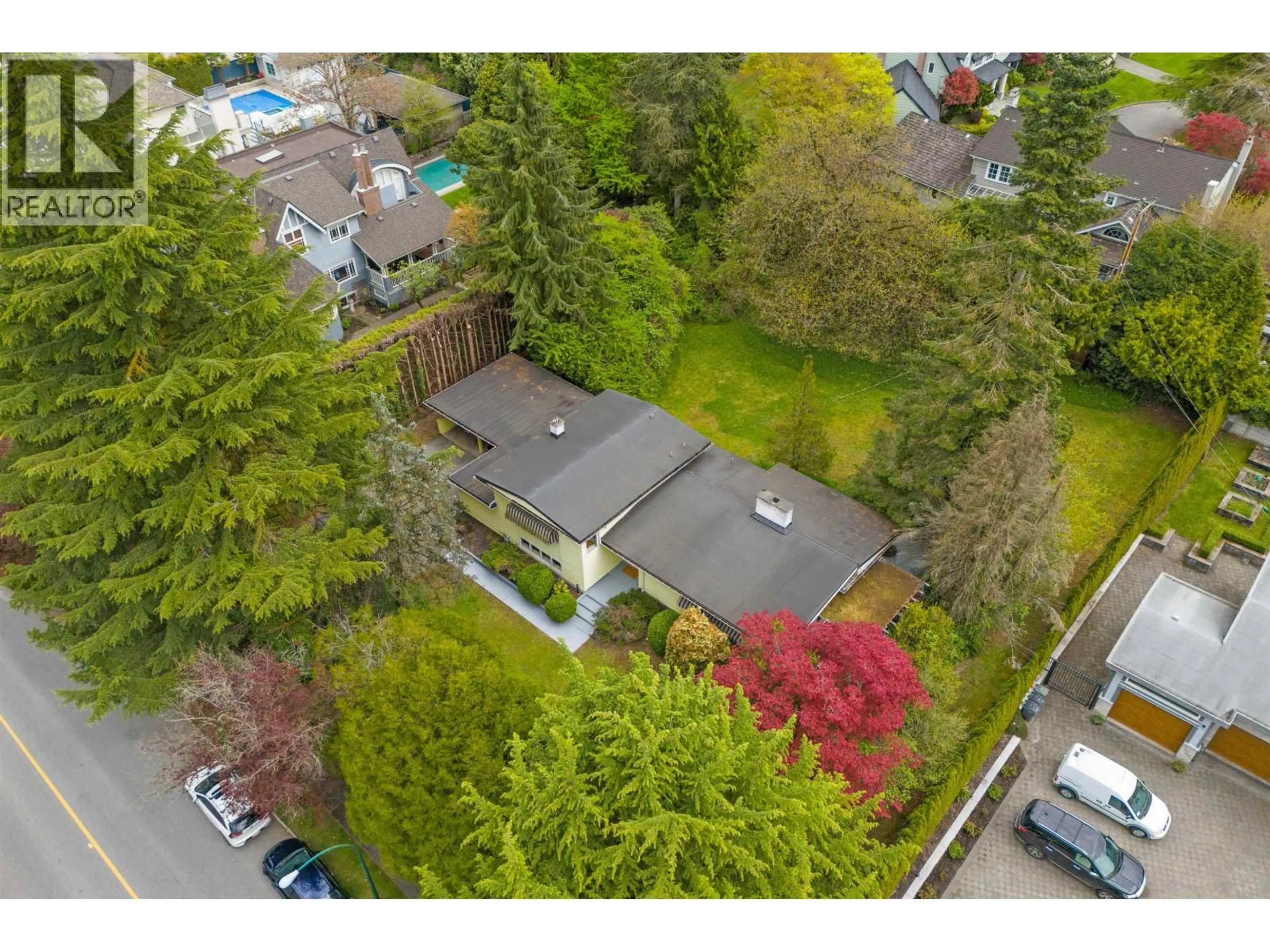 A pic from outside/outdoor area/front of a property/back of a property/a pic from drone, street for 6150 BLENHEIM STREET, Vancouver British Columbia V6N1R1