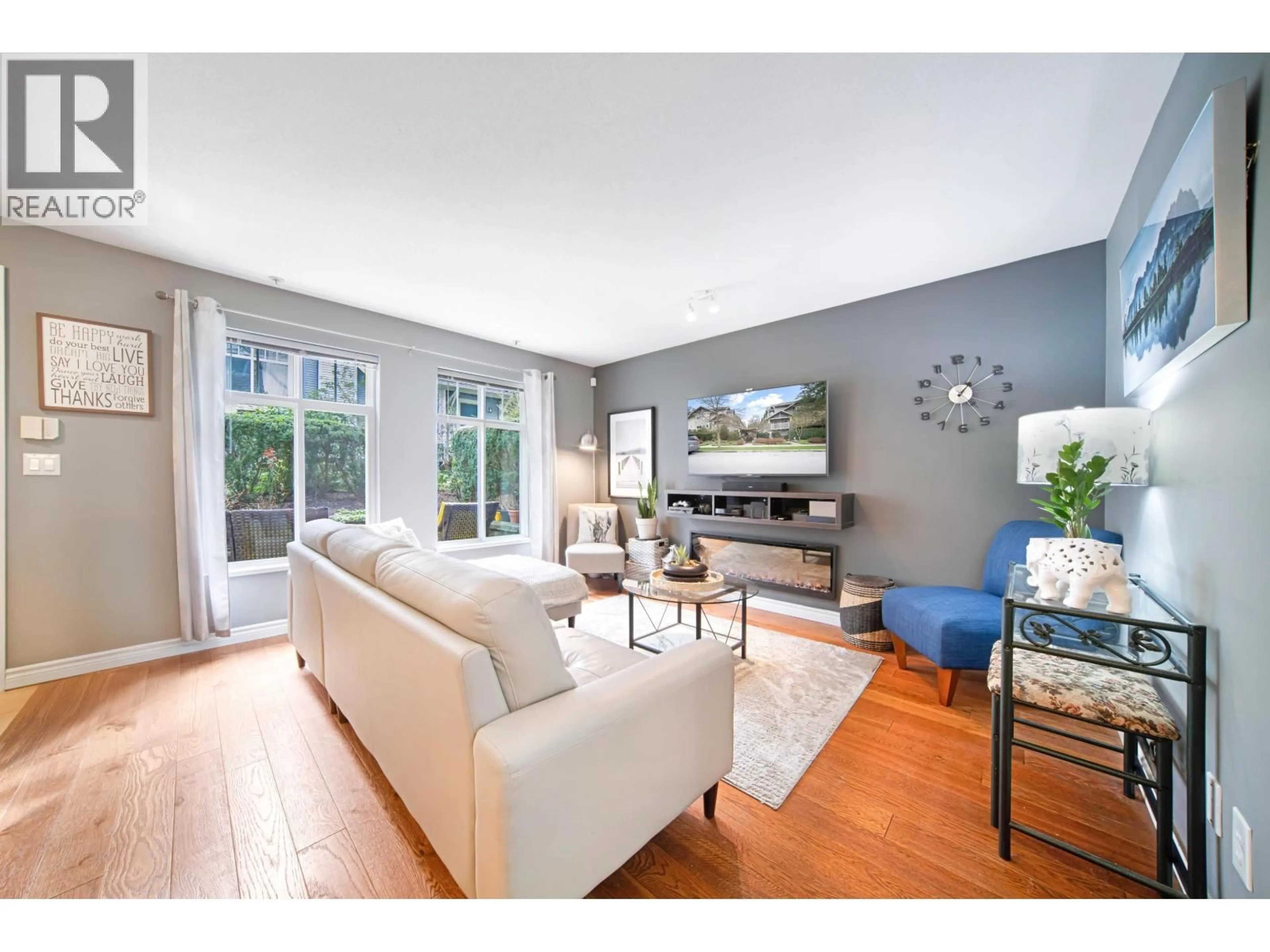 Living room with furniture, unknown for 50 - 7488 SOUTHWYNDE AVENUE, Burnaby British Columbia V3N5C6