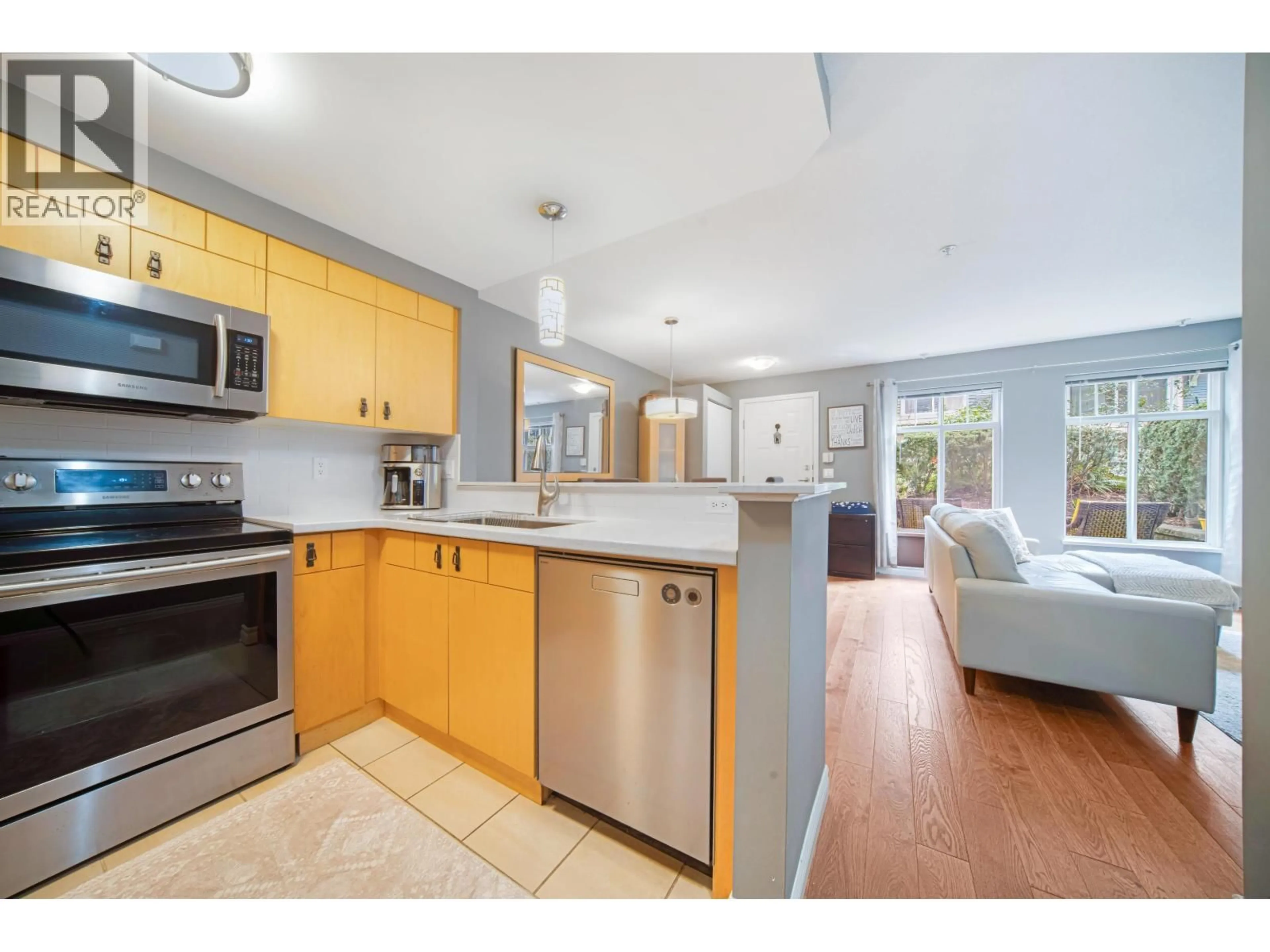Open concept kitchen, unknown for 50 - 7488 SOUTHWYNDE AVENUE, Burnaby British Columbia V3N5C6