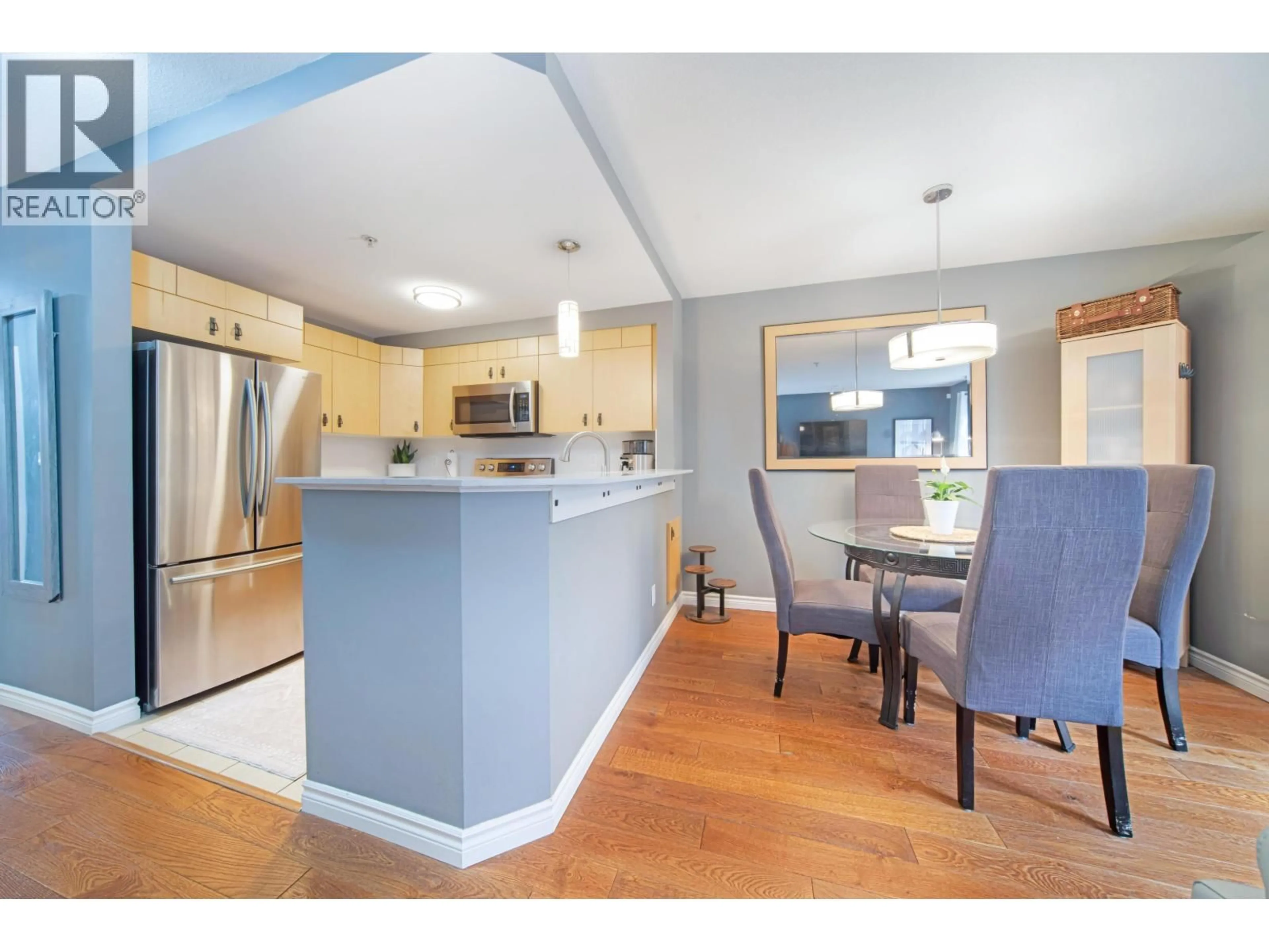 Open concept kitchen, wood/laminate floor for 50 - 7488 SOUTHWYNDE AVENUE, Burnaby British Columbia V3N5C6