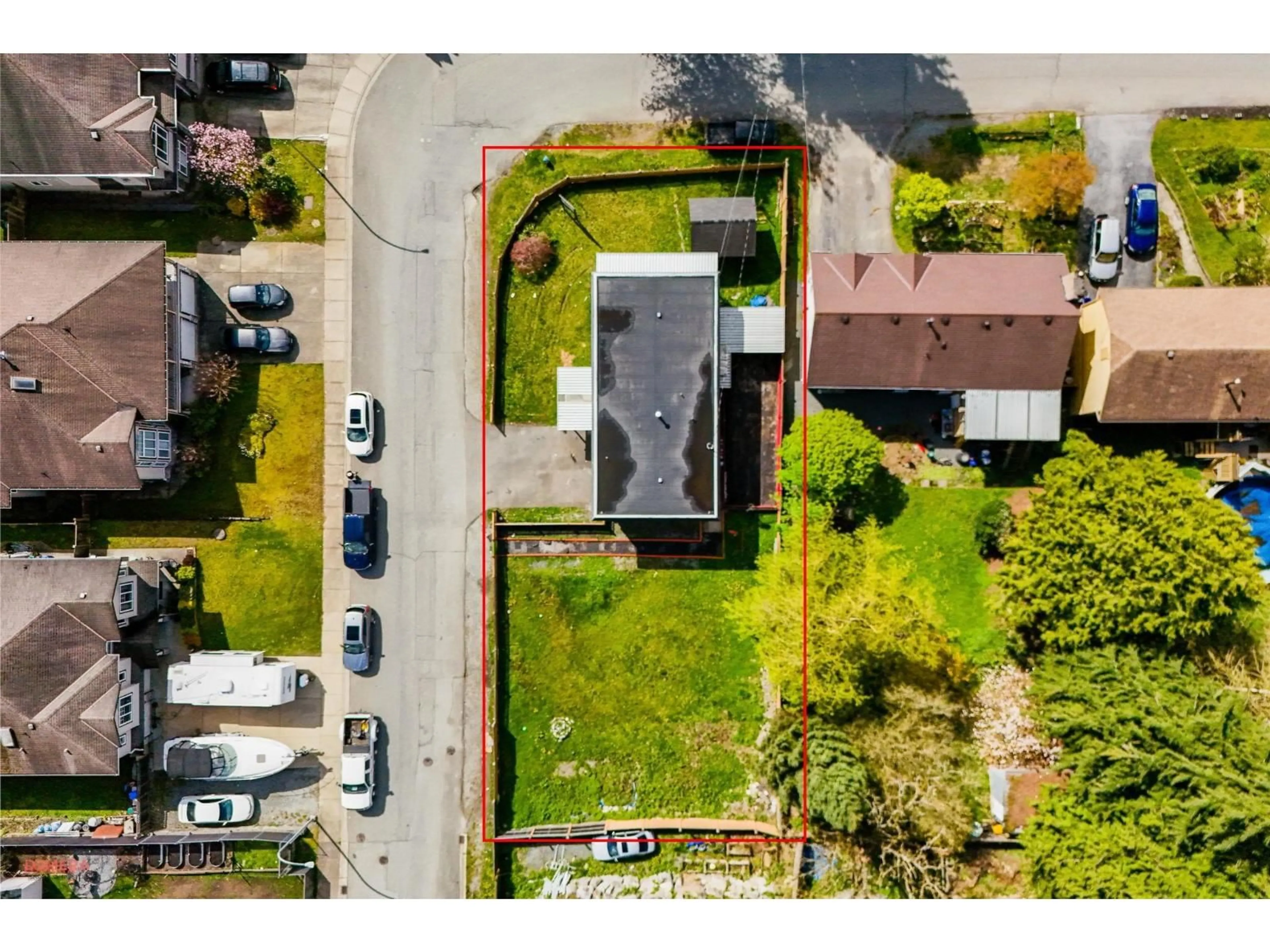 A pic from outside/outdoor area/front of a property/back of a property/a pic from drone, street for 32891 BAKERVIEW AVENUE, Mission British Columbia V2V2P8