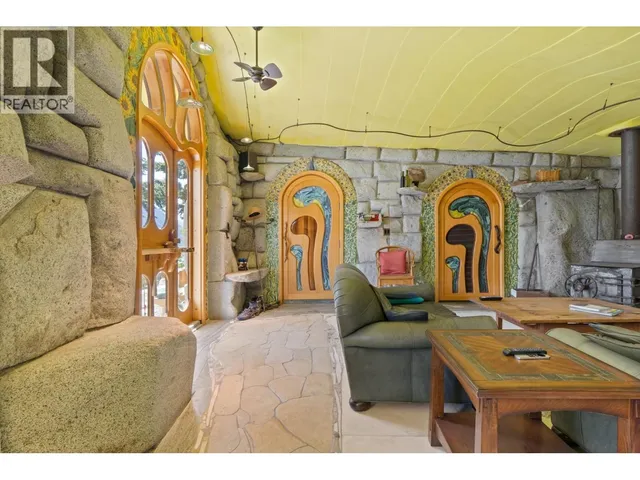 20100 HIGHLINE ROAD, D'Arcy 5