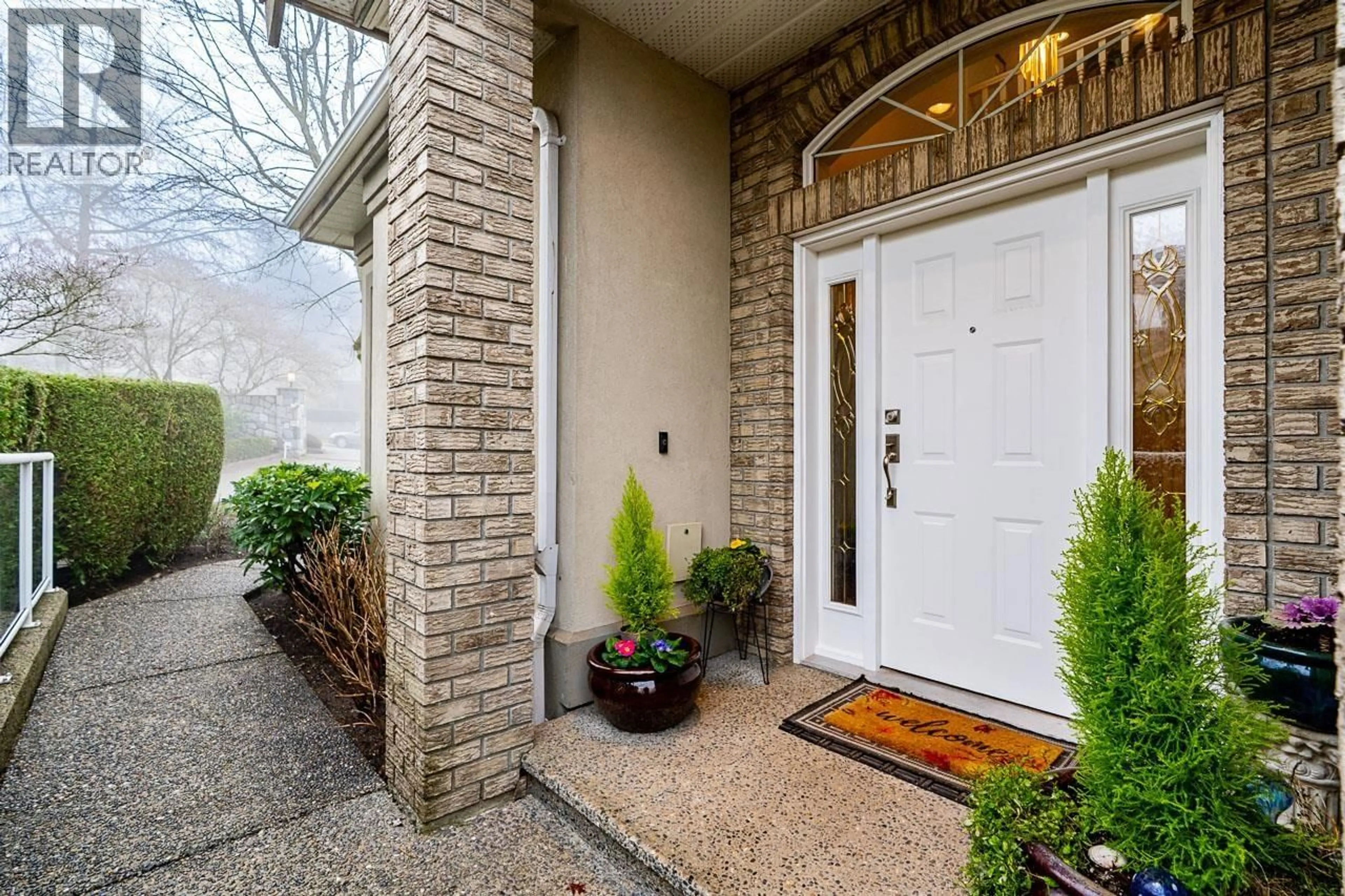 Indoor entryway for 2 - 915 FORT FRASER RISE, Port Coquitlam British Columbia V3C6K3