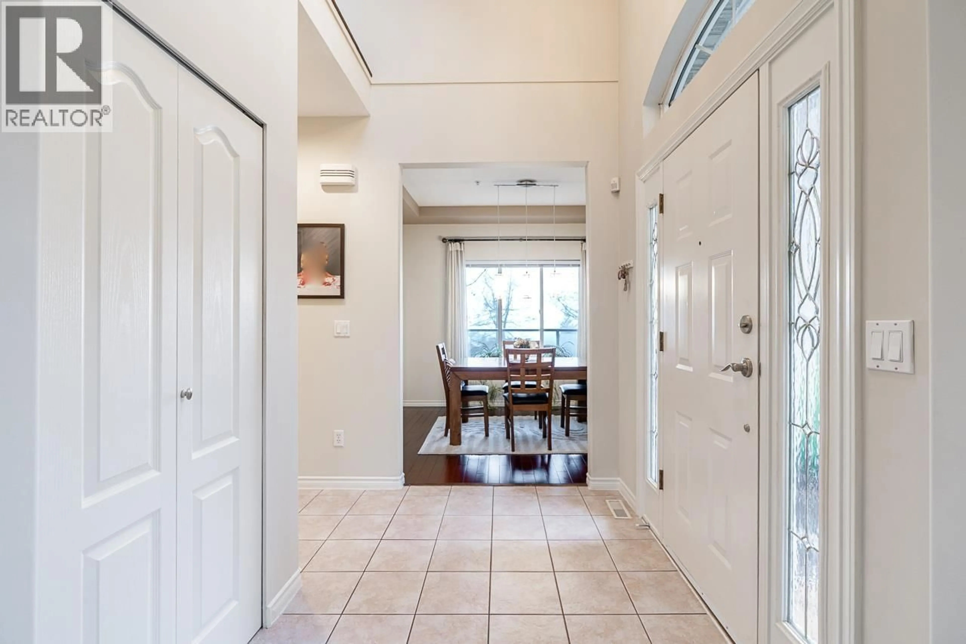 Indoor entryway for 2 - 915 FORT FRASER RISE, Port Coquitlam British Columbia V3C6K3
