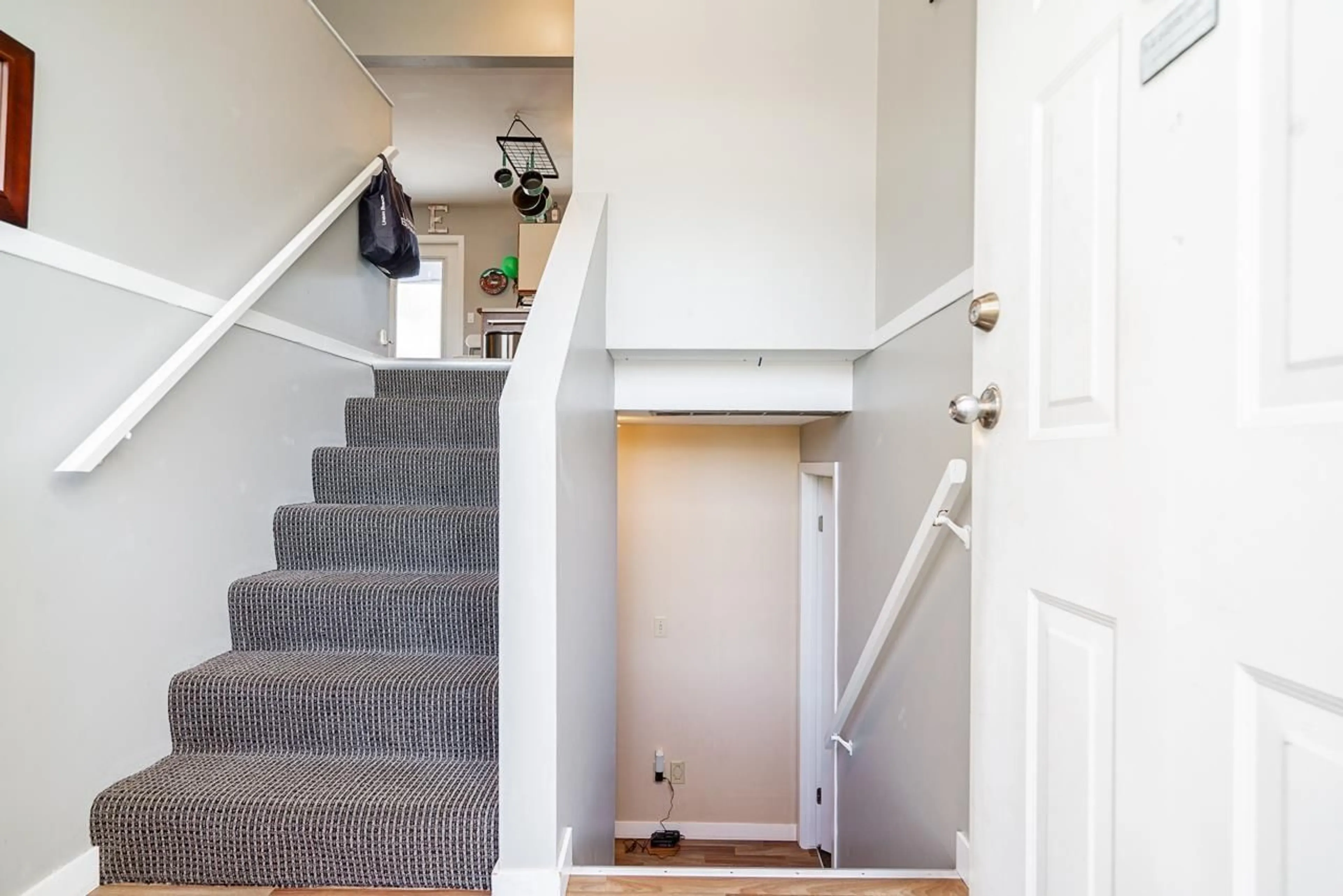 Stairs for 17254 62A AVENUE, Surrey British Columbia V3S6V5