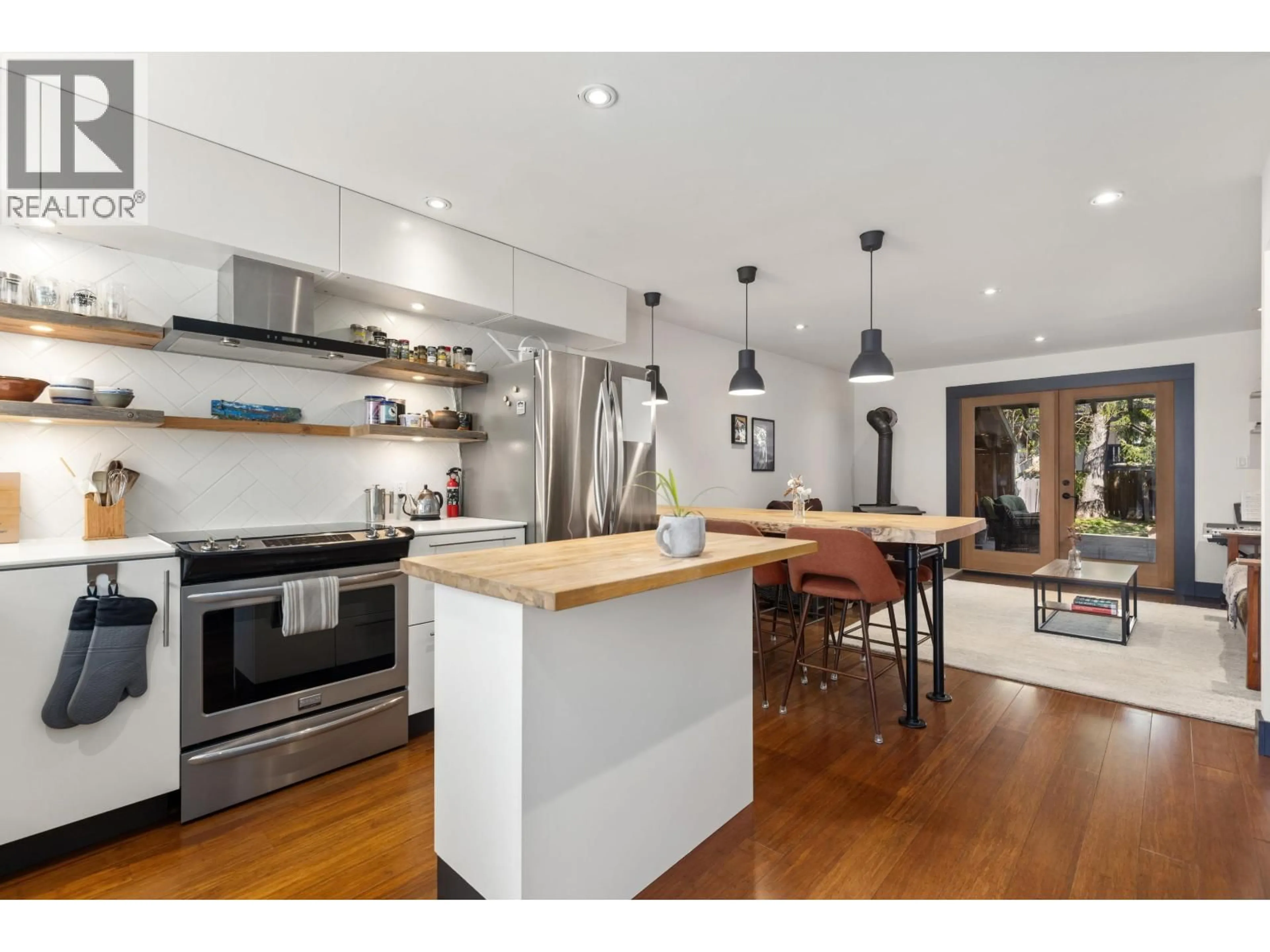 Open concept kitchen, wood/laminate floor for 3 - 1470 LAUREL STREET, Pemberton British Columbia V0N2L1