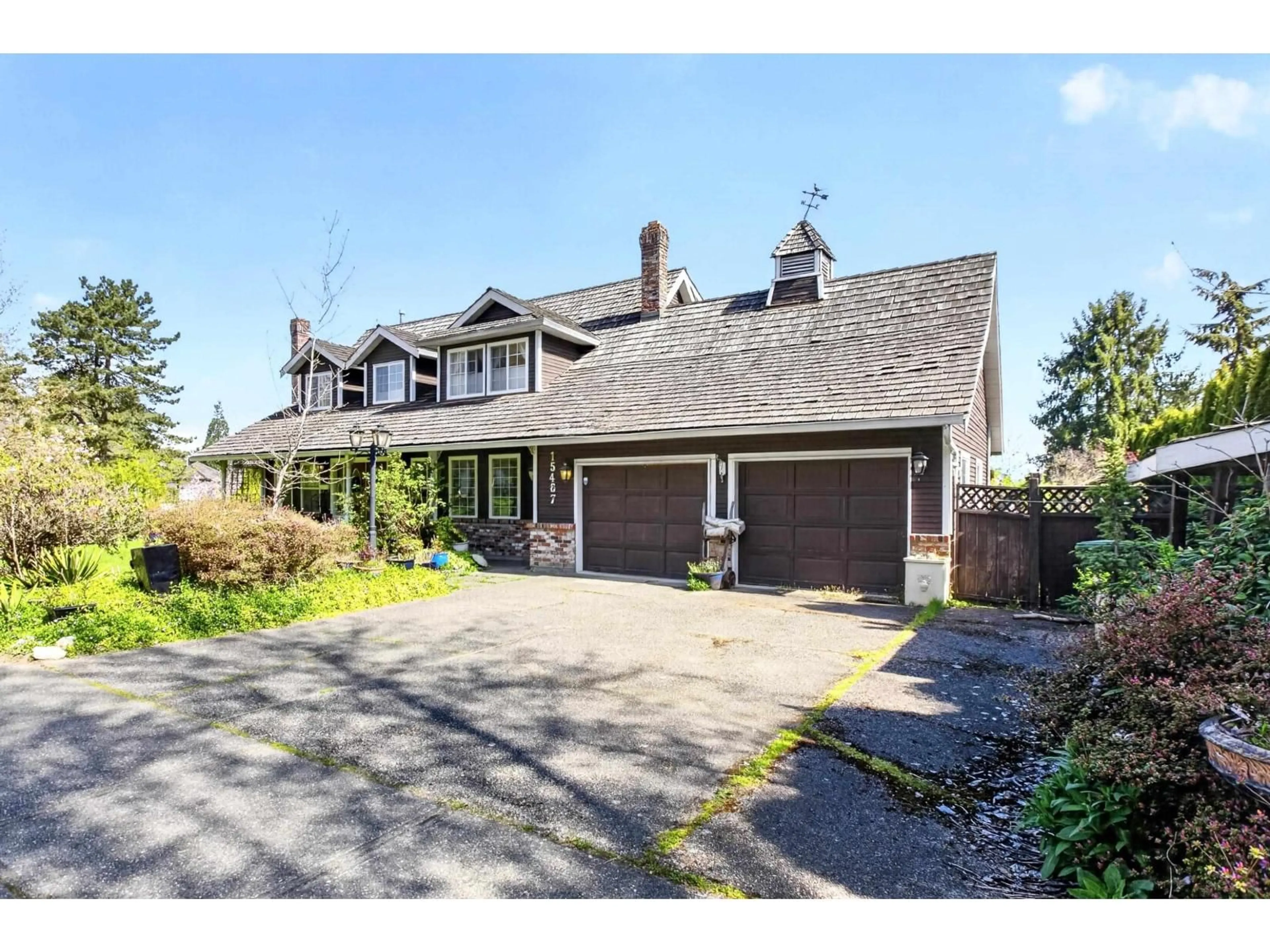 A pic from outside/outdoor area/front of a property/back of a property/a pic from drone, street for 15467 KILDARE DRIVE, Surrey British Columbia V3S6L2