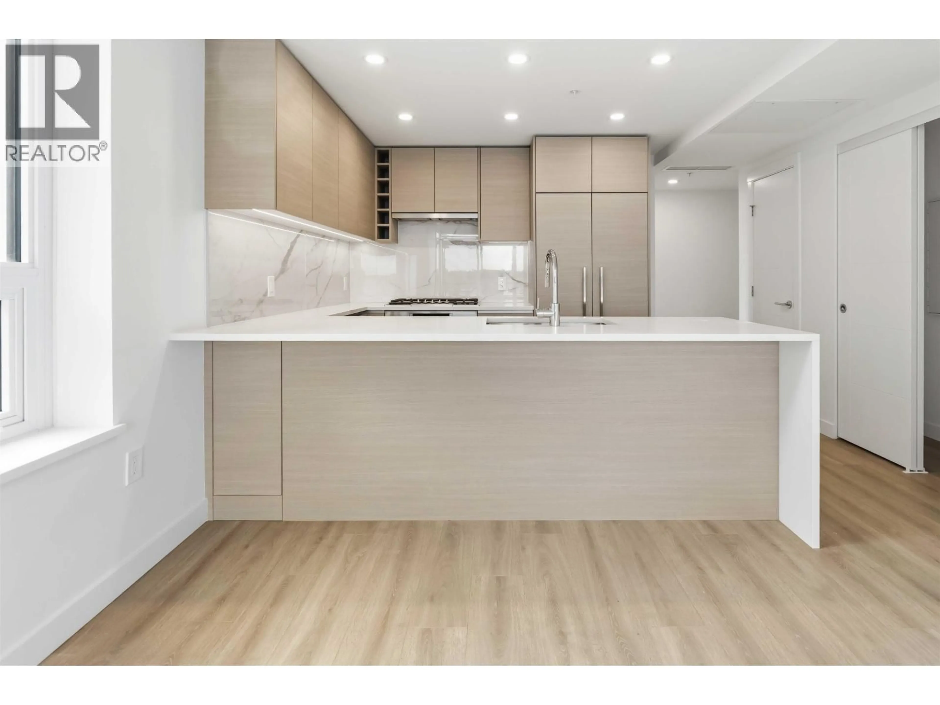 Standard kitchen, wood/laminate floor for 1509 - 823 CARNARVON STREET, New Westminster British Columbia V3M0N5