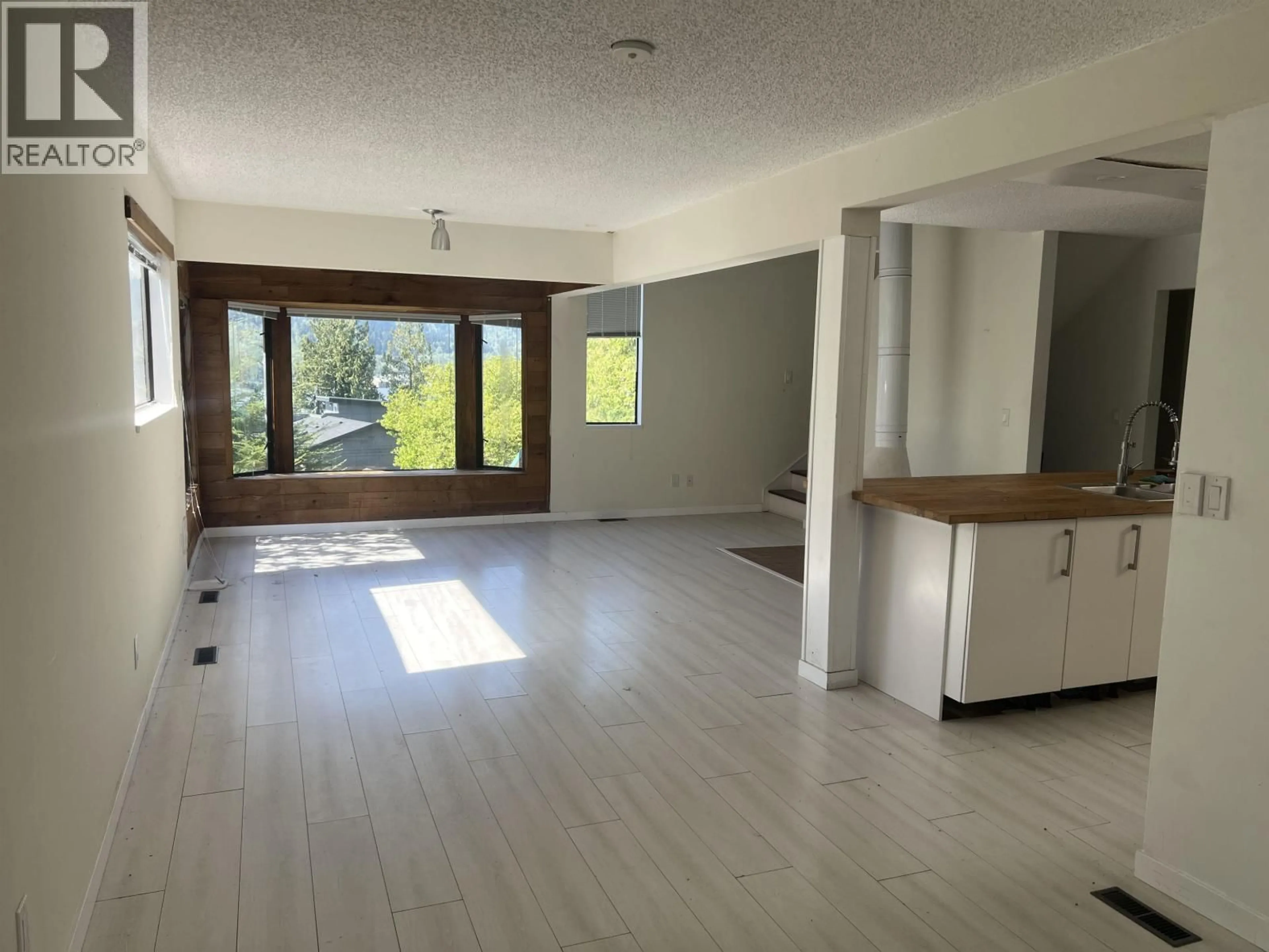 A pic of a room for 120 APRIL ROAD, Port Moody British Columbia V3H3M5