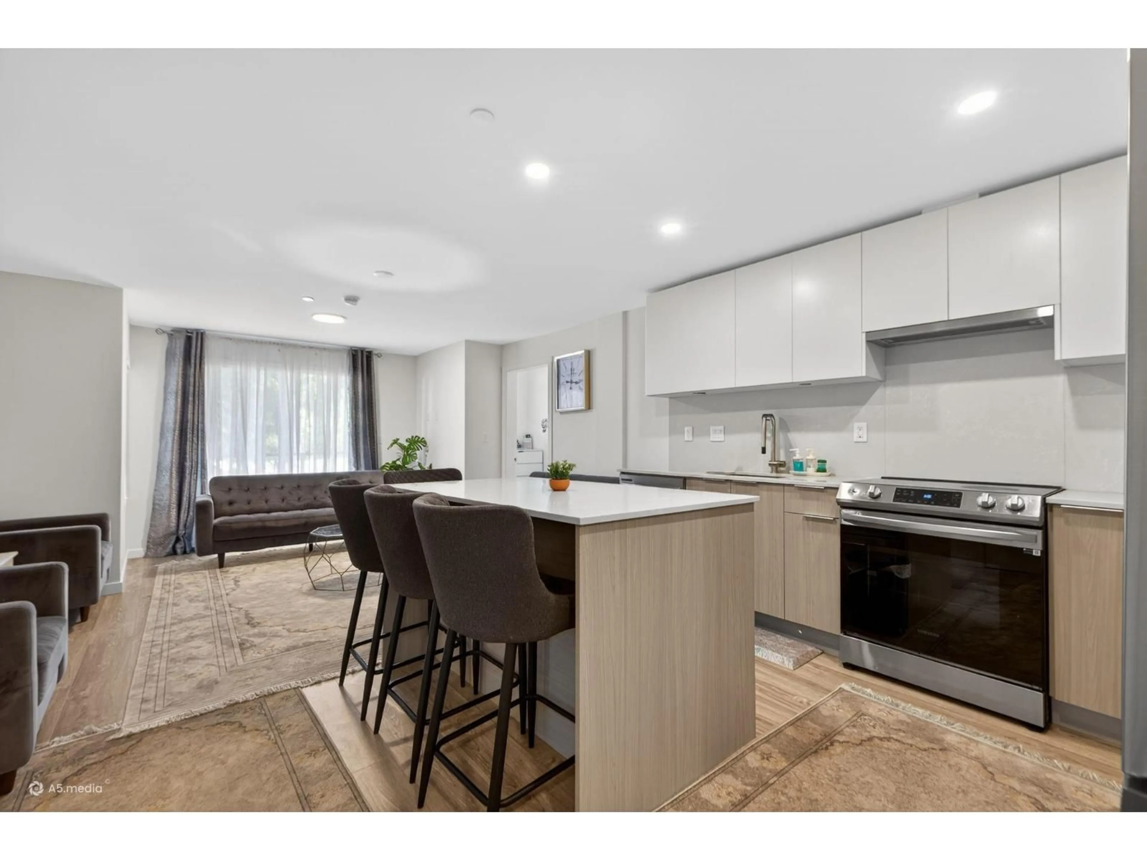 Open concept kitchen, unknown for 318 - 13968 LAUREL DRIVE, Surrey British Columbia V3T0S9