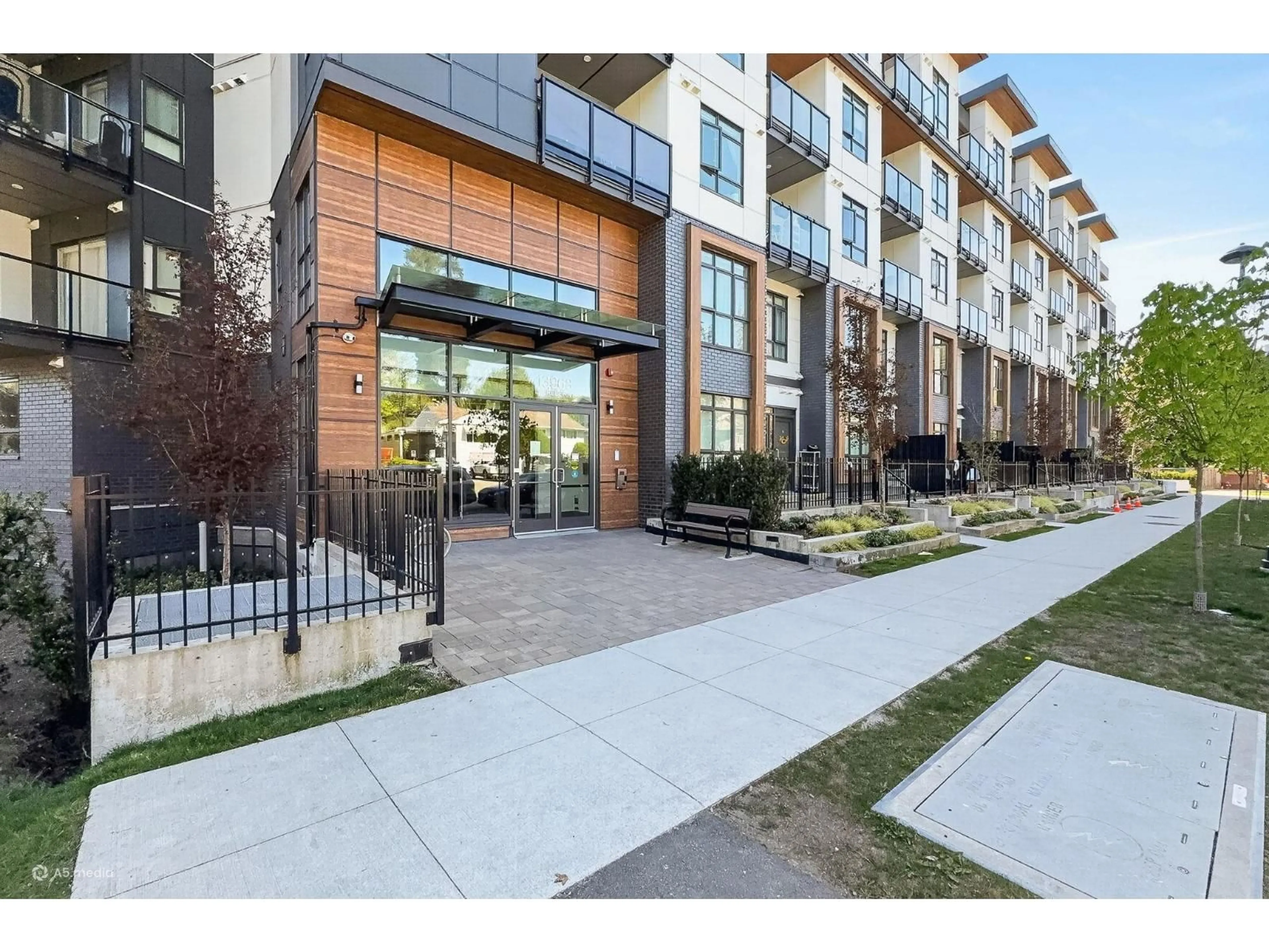 Unknown for 318 - 13968 LAUREL DRIVE, Surrey British Columbia V3T0S9