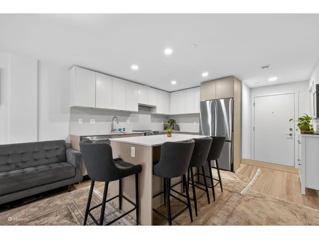 318 - 13968 LAUREL DRIVE, Surrey 5