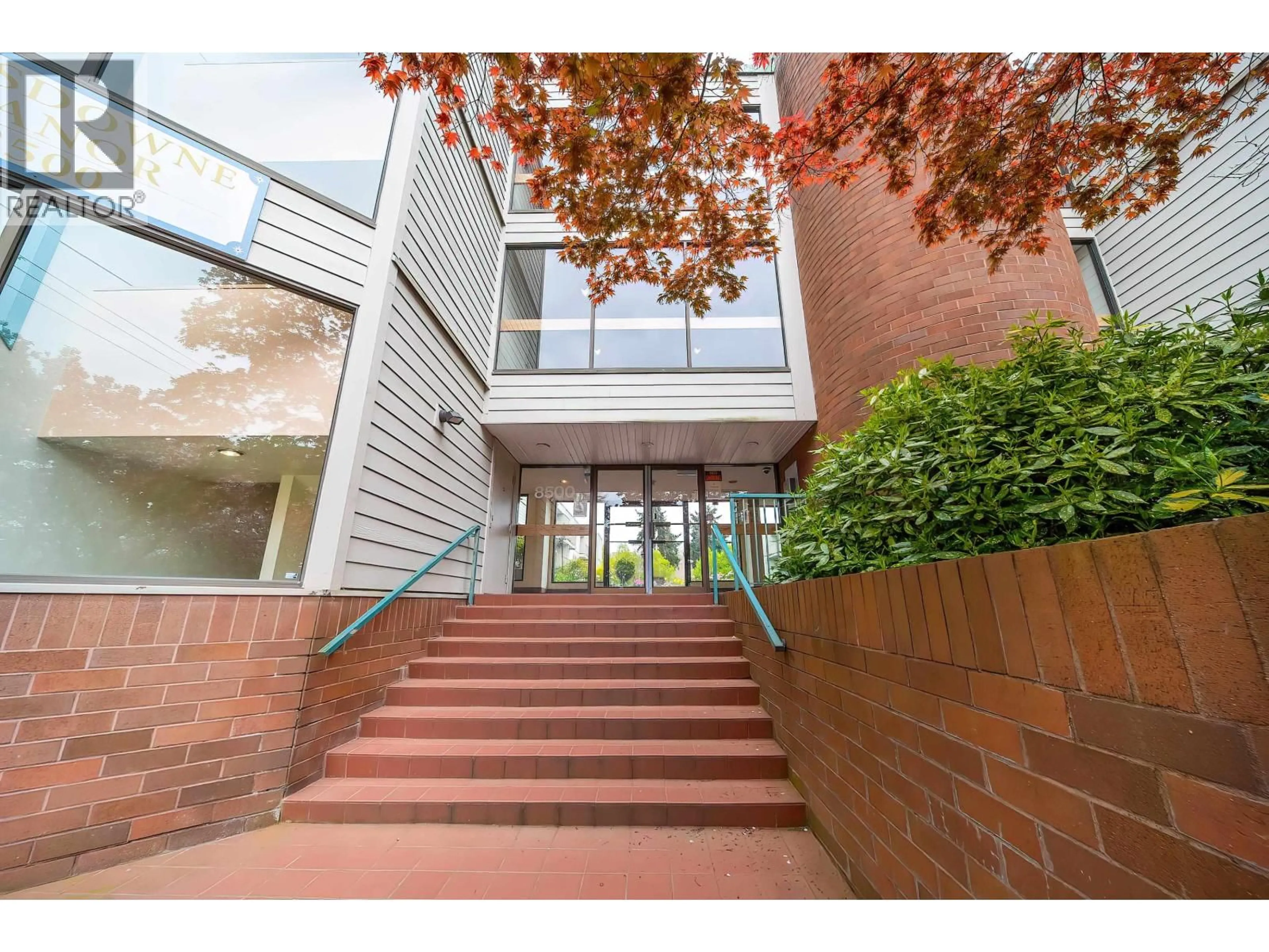 Indoor foyer for 326 - 8500 LANSDOWNE ROAD, Richmond British Columbia V6X3G4