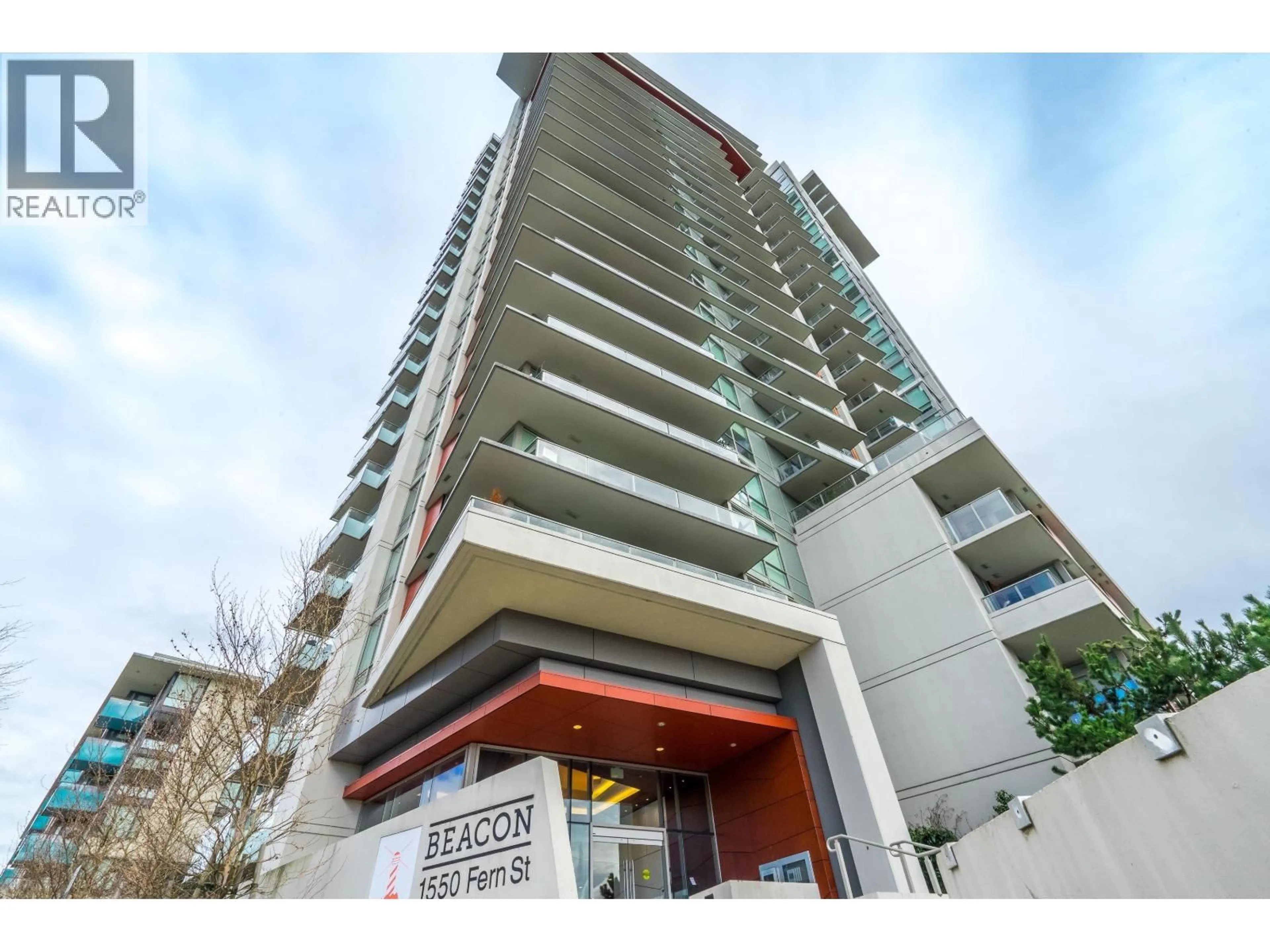 Indoor foyer for 601 - 1550 FERN STREET, North Vancouver British Columbia V7J0A9