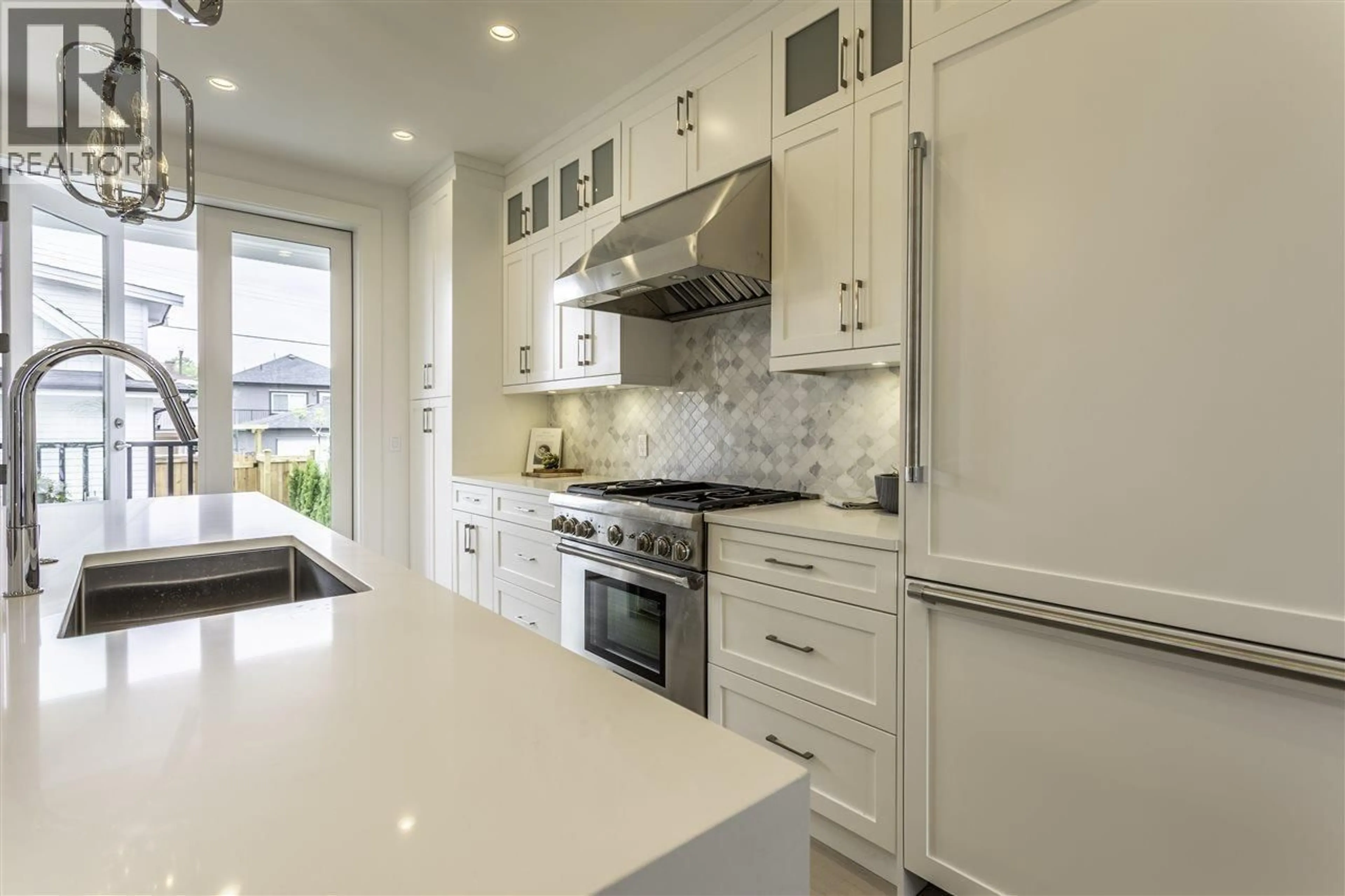Open concept kitchen, ceramic/tile floor for 1221 ROSSLAND STREET, Vancouver British Columbia V5K4A3