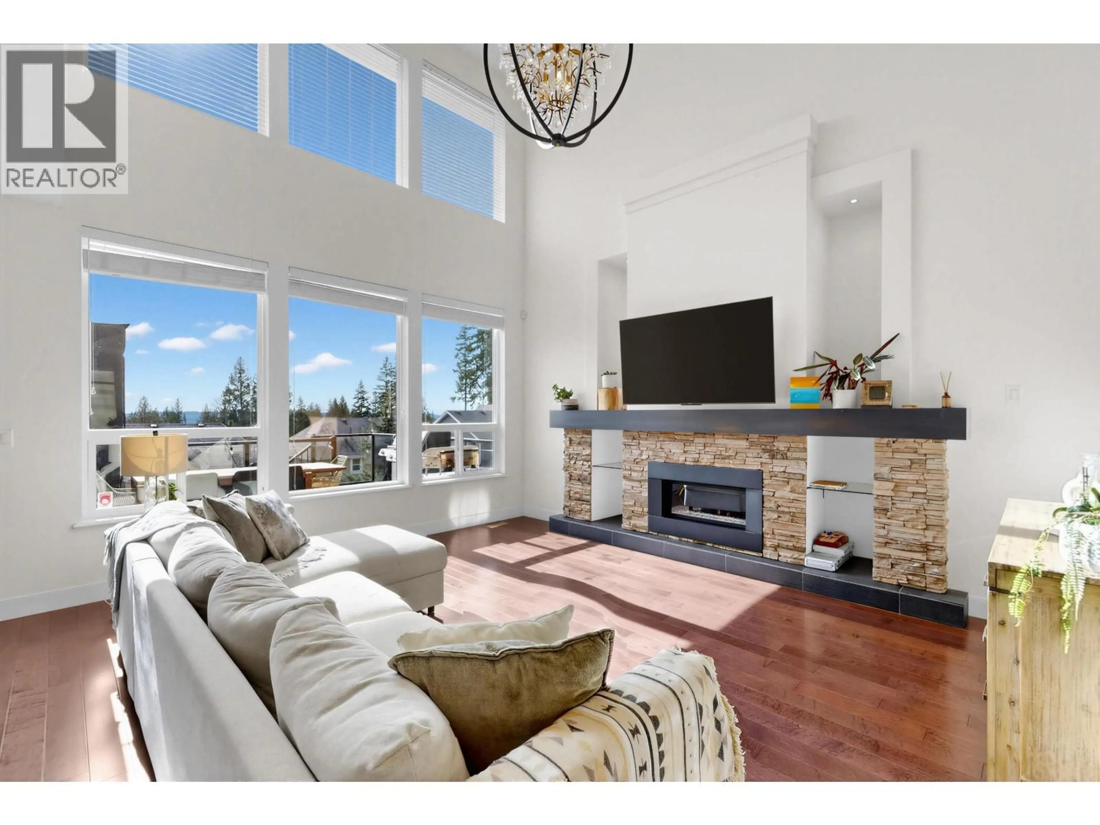 Living room with furniture, unknown for 3492 BISHOP PLACE, Coquitlam British Columbia V3E0K2