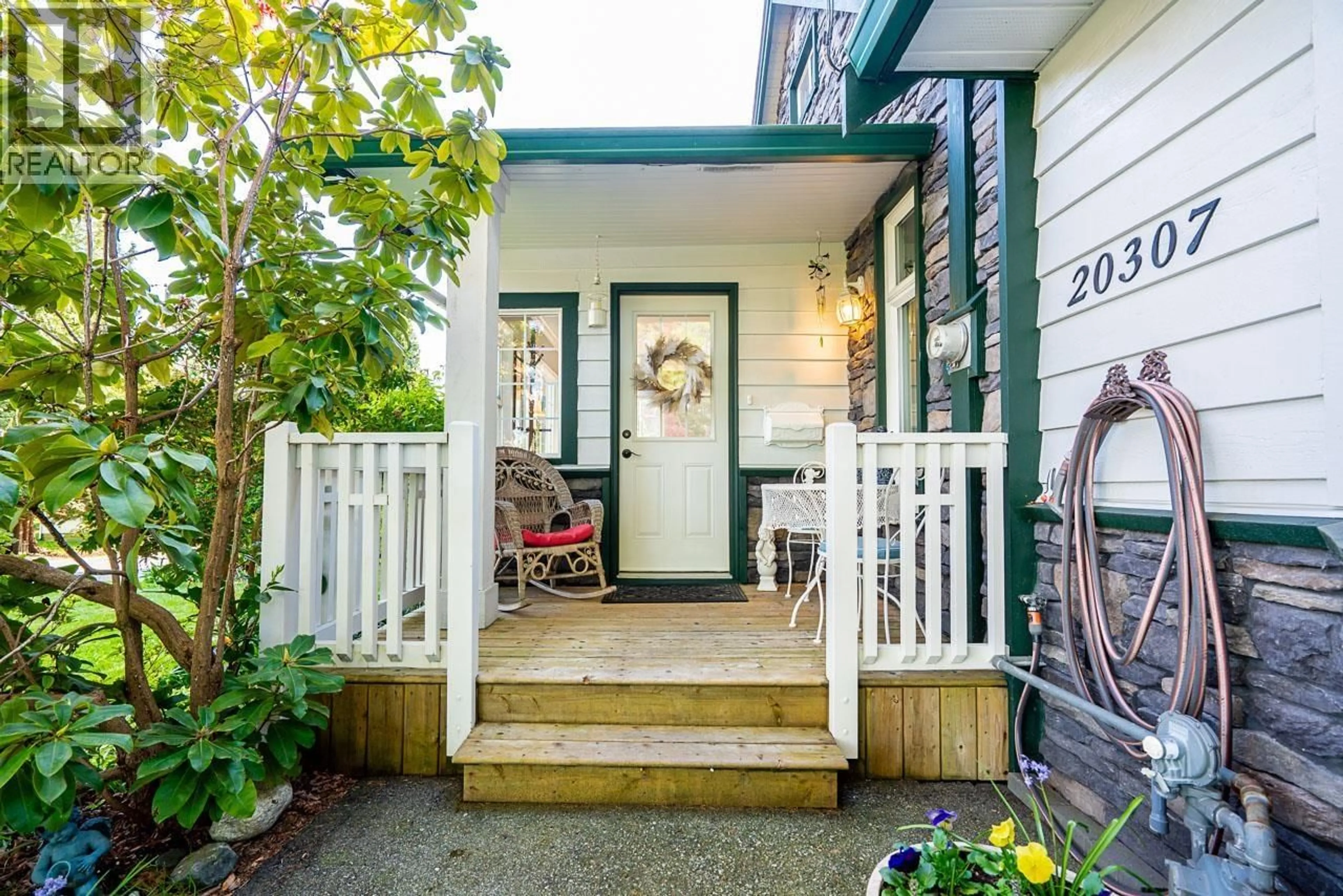Indoor entryway for 20307 DITTON STREET, Maple Ridge British Columbia V2X1B7