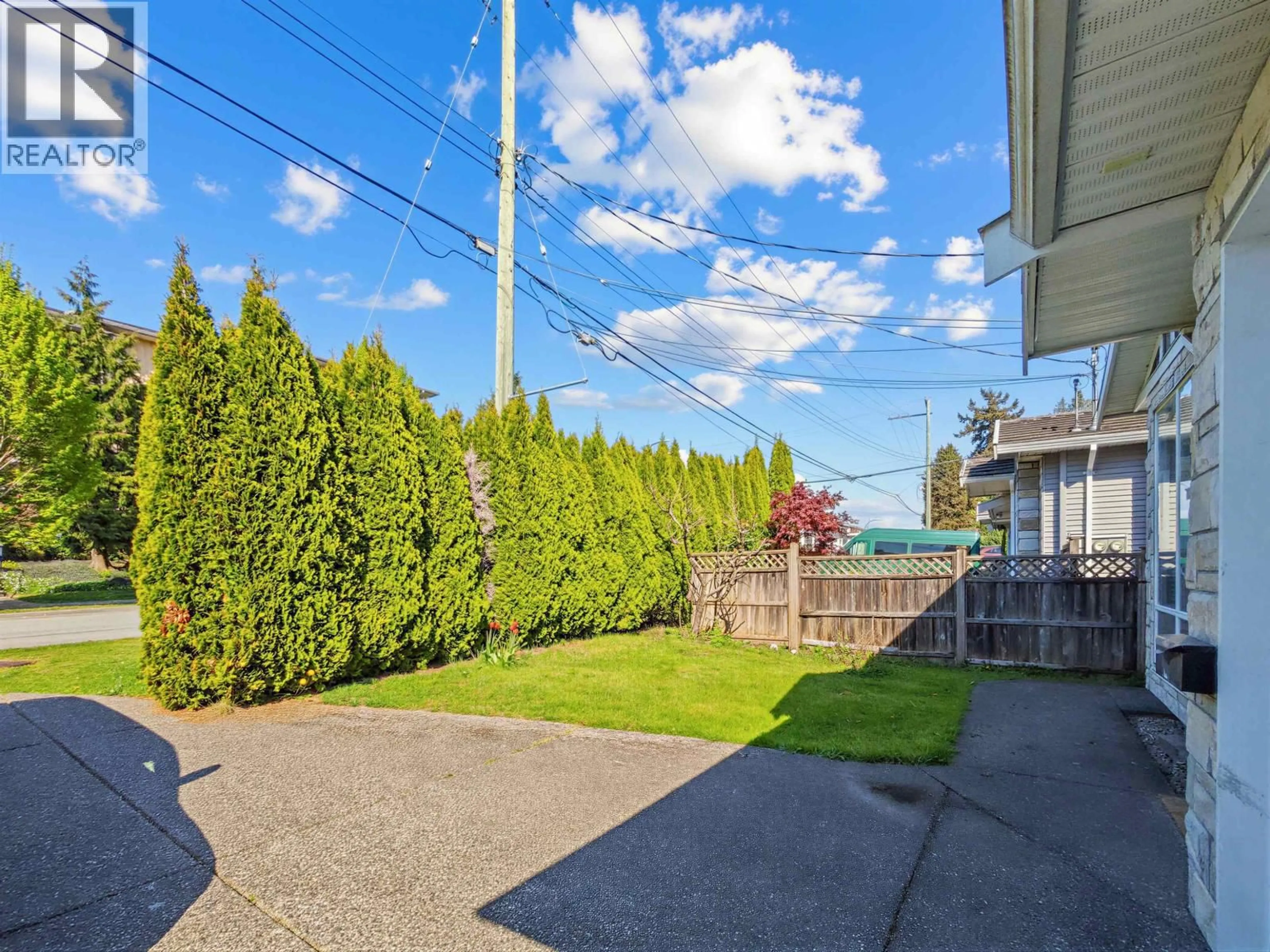 Patio, street for 5880 IRMIN STREET, Burnaby British Columbia V5J1Y9