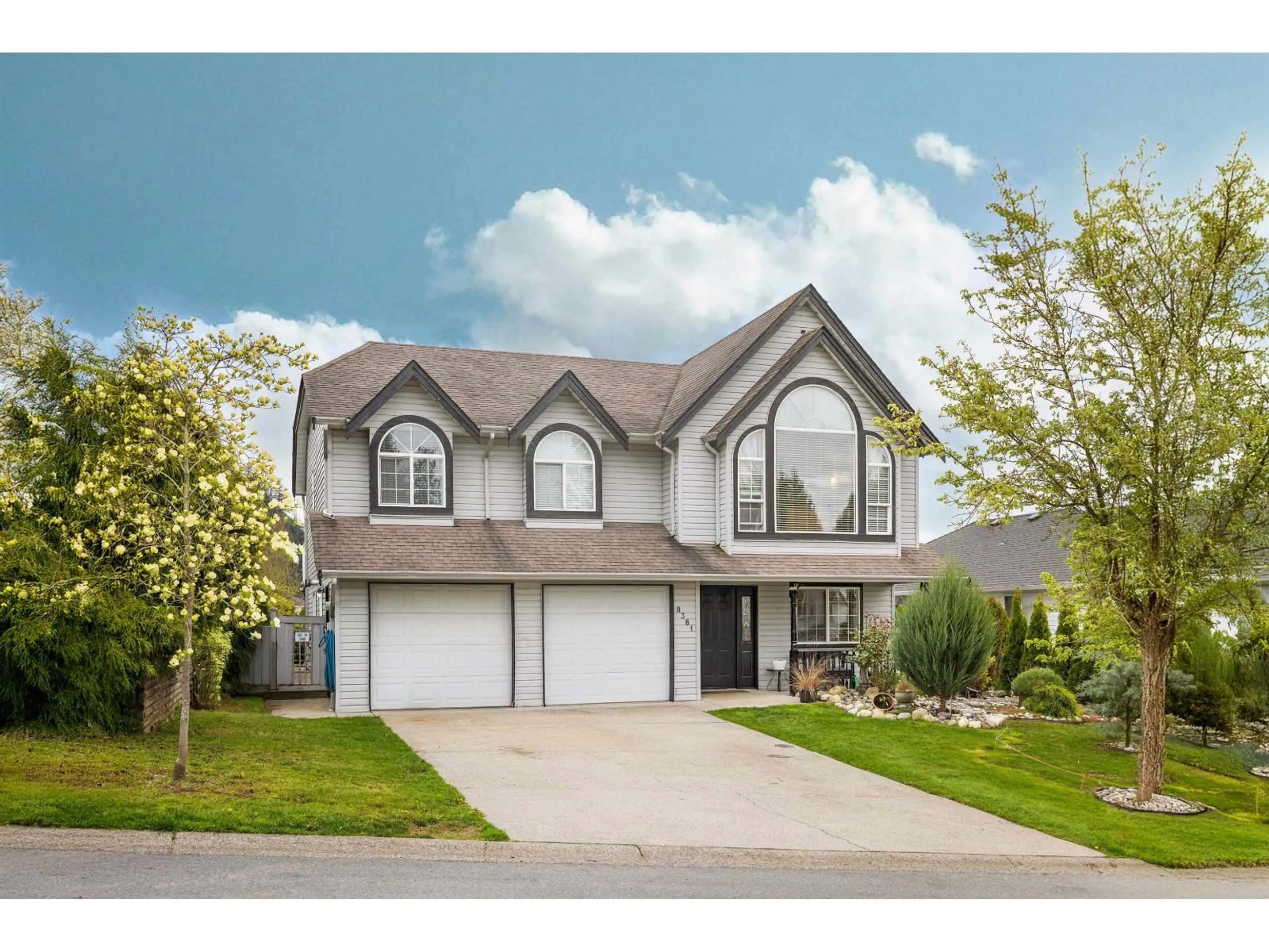 Home with vinyl exterior material, street for 8381 CASSELMAN CRESCENT, Mission British Columbia V2V6Z7