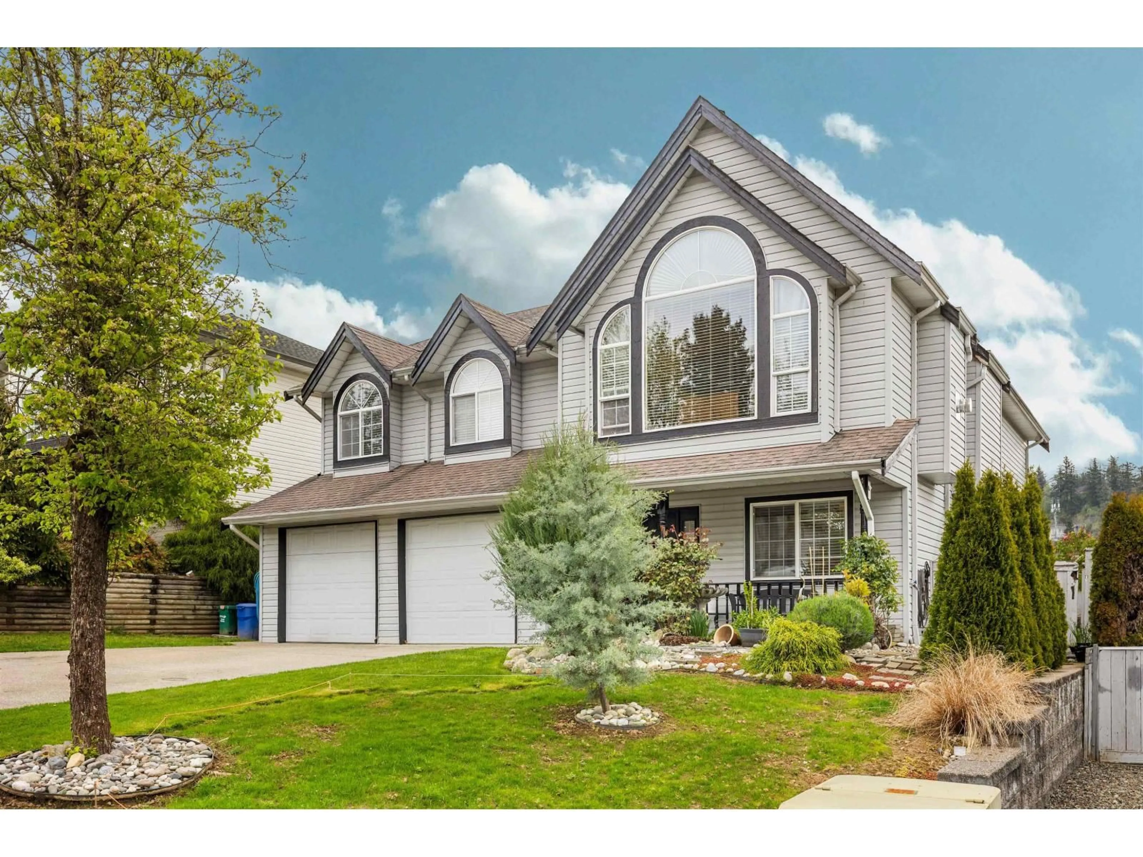 Home with vinyl exterior material, street for 8381 CASSELMAN CRESCENT, Mission British Columbia V2V6Z7