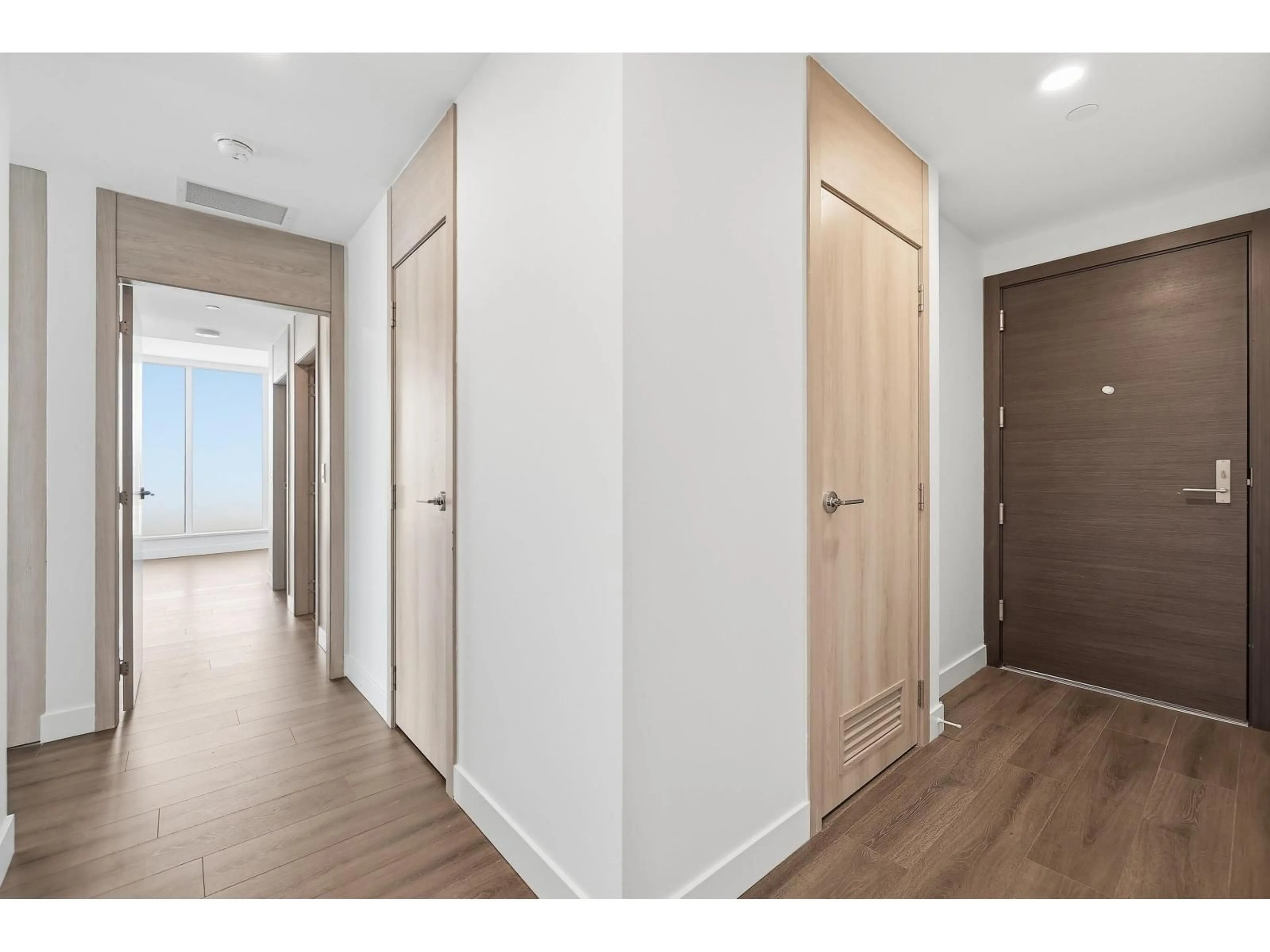 Indoor entryway for 2908 - 10750 135A STREET, Surrey British Columbia V3T0V4