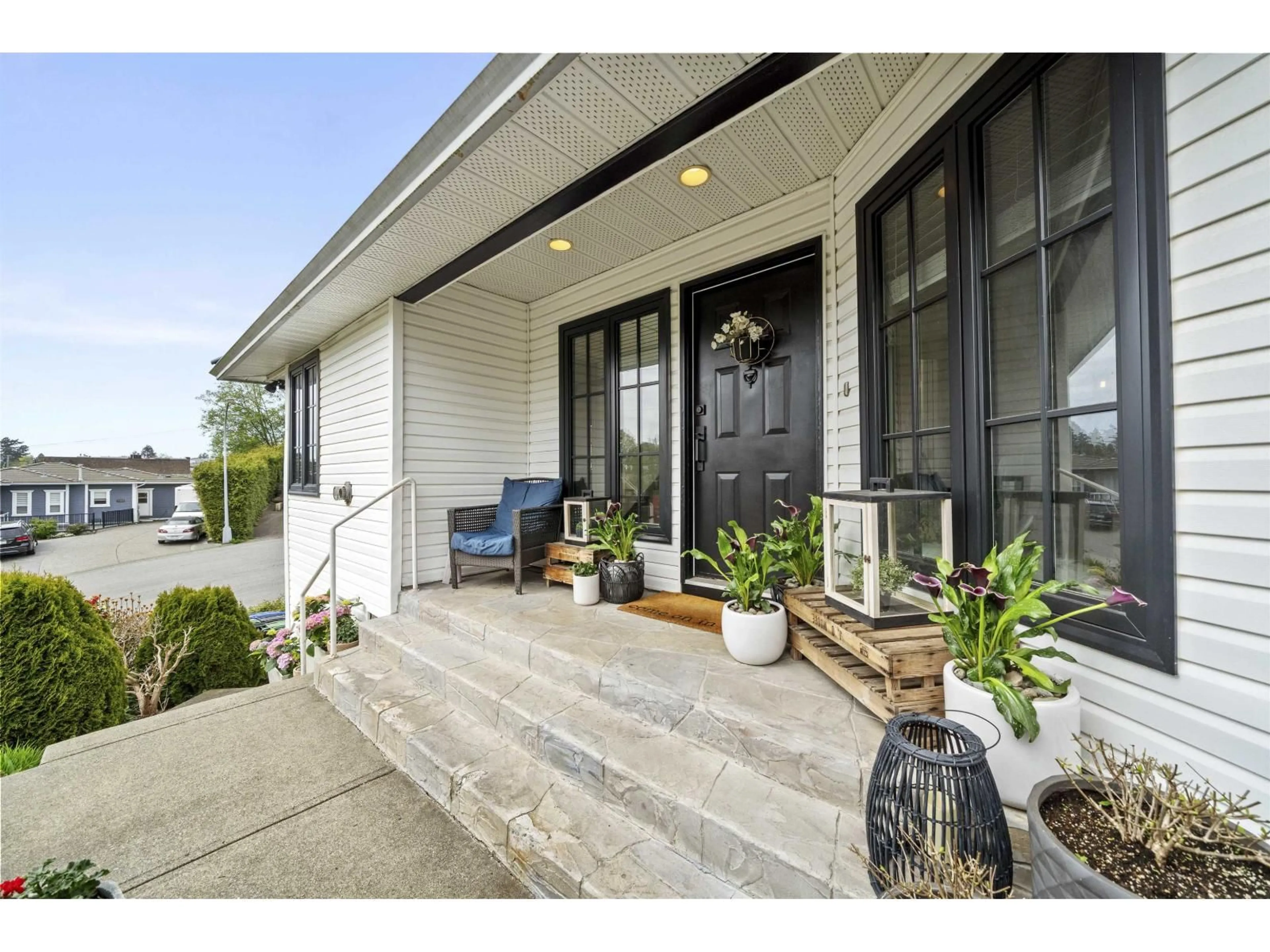 Unknown for 16071 8 AVENUE, Surrey British Columbia V4A1A1