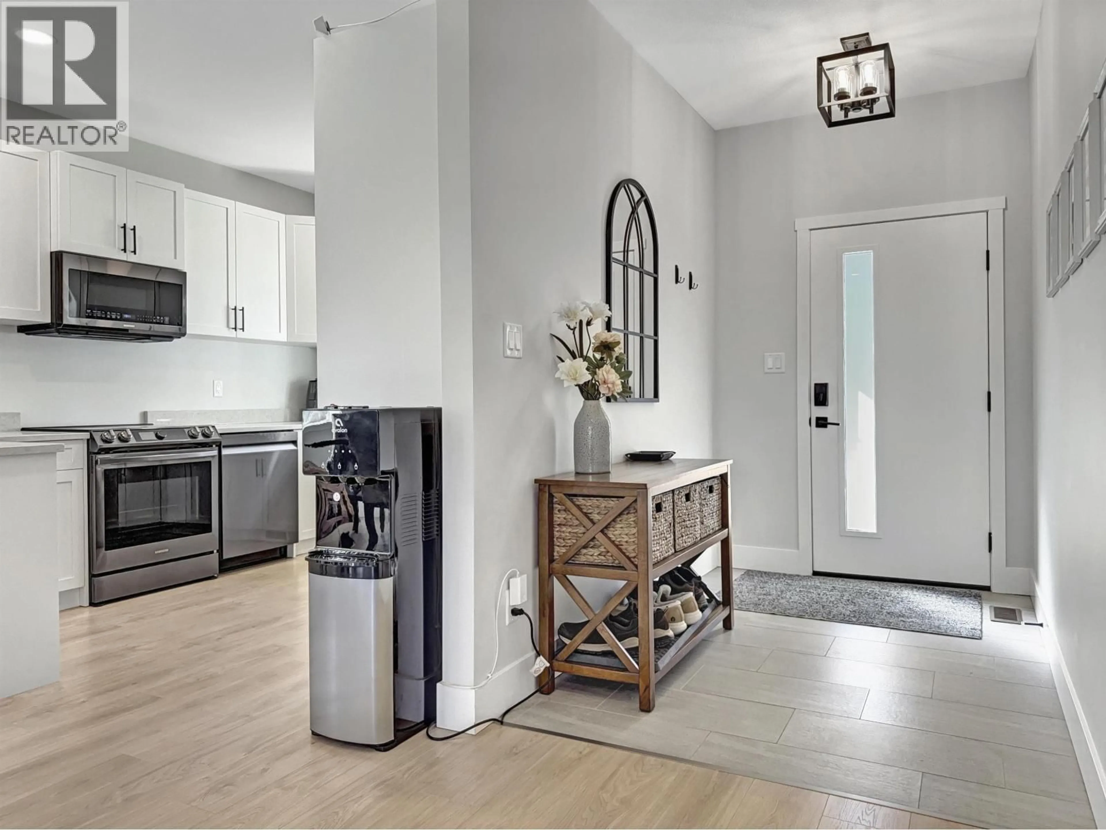 Indoor entryway for 7 - 555 WOTZKE DRIVE, Williams Lake British Columbia V2G4K2