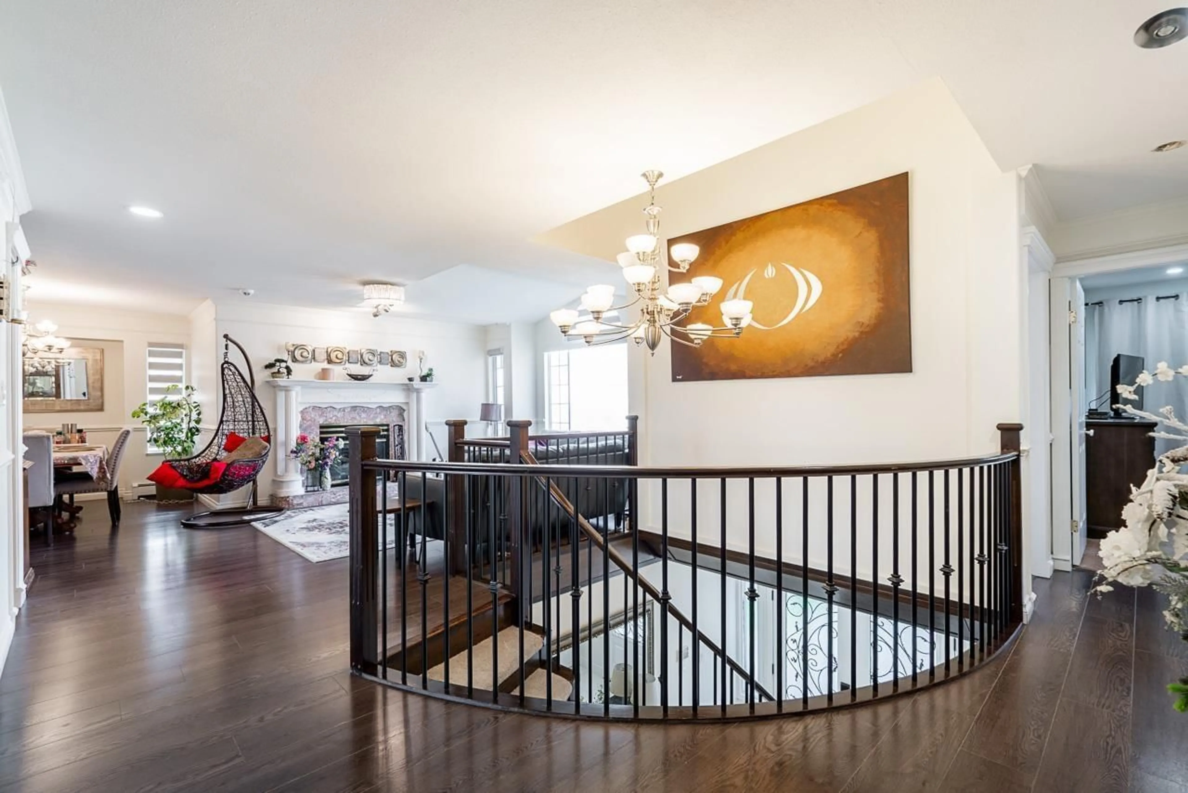 Indoor foyer for 8433 150A STREET, Surrey British Columbia V3S8J7