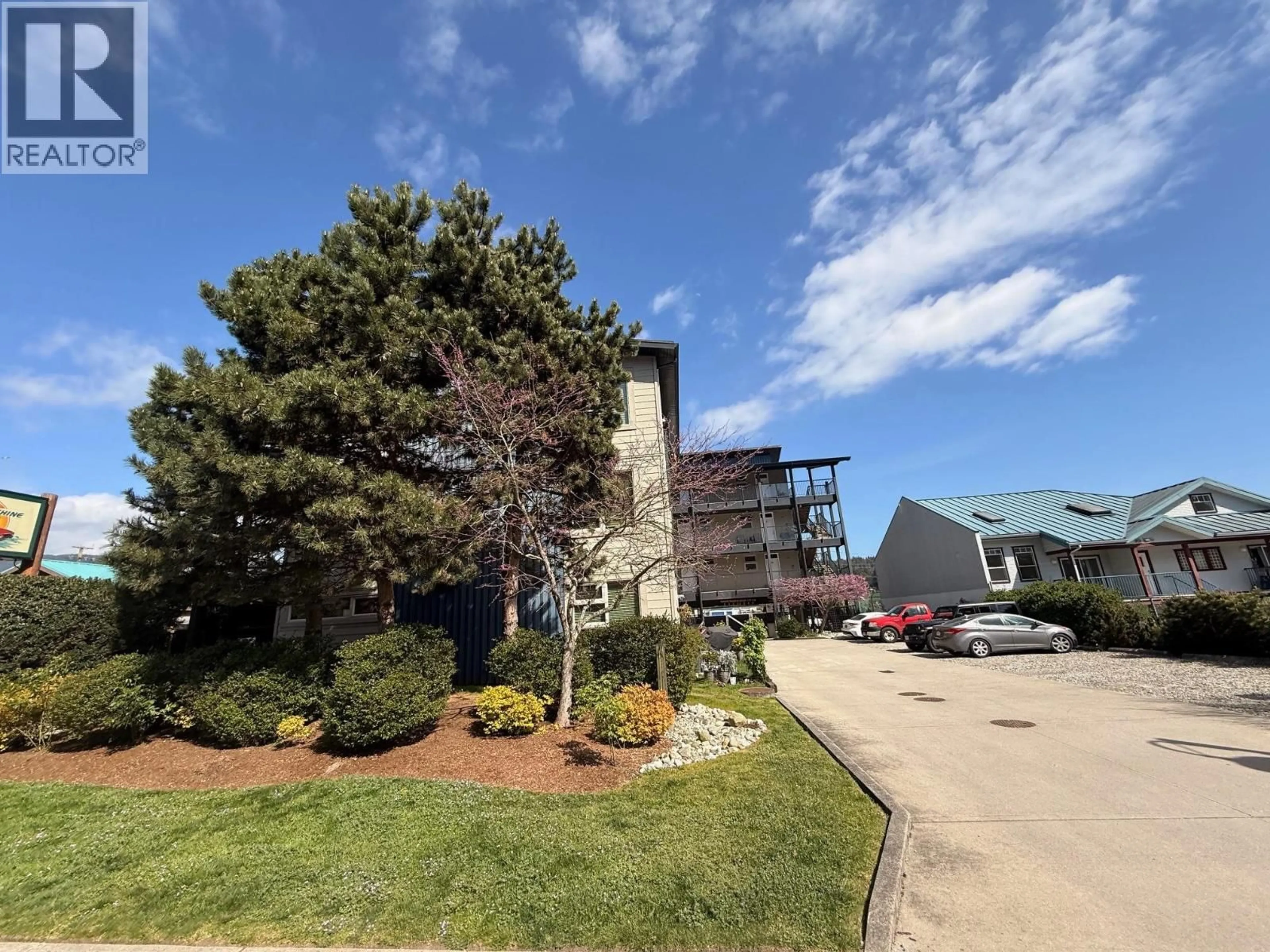 Unknown for 206 - 5604 INLET AVENUE, Sechelt British Columbia V7Z0H7