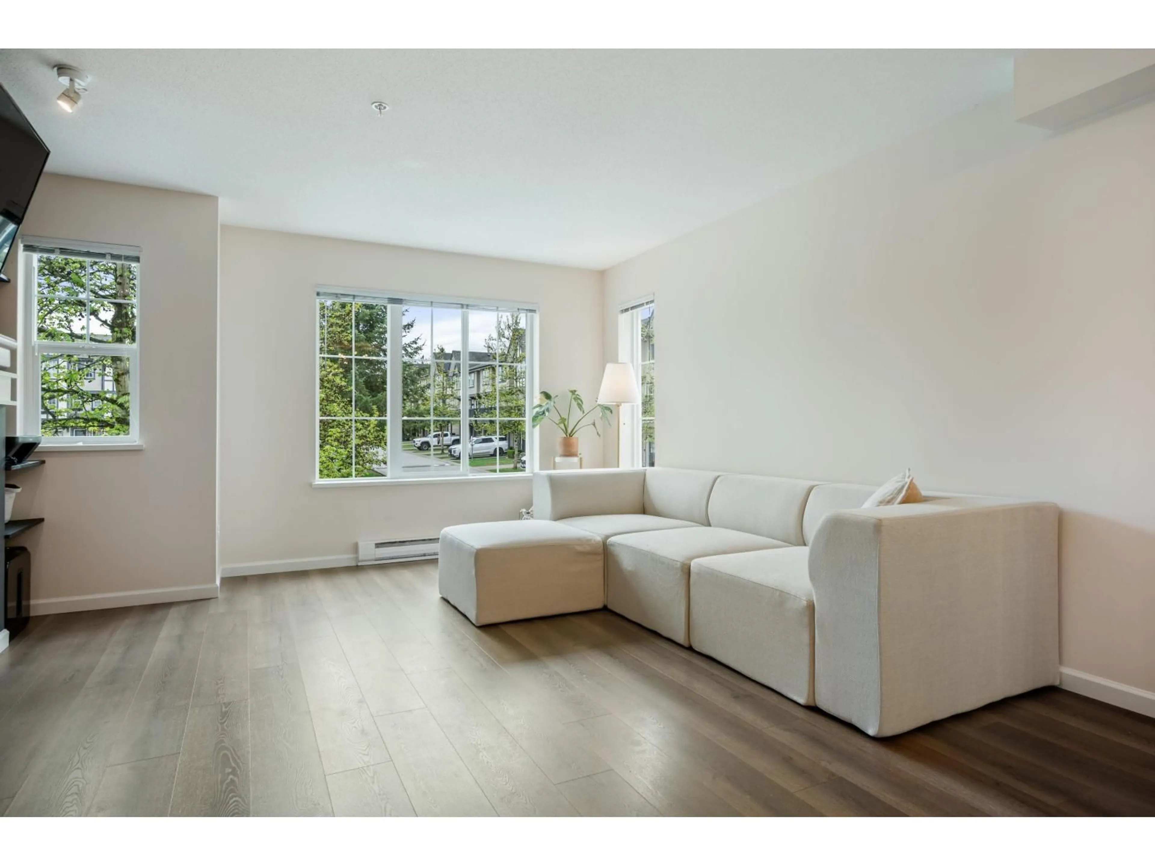 Living room with furniture, unknown for 152 - 20875 80 AVENUE, Langley British Columbia V2Y0B2