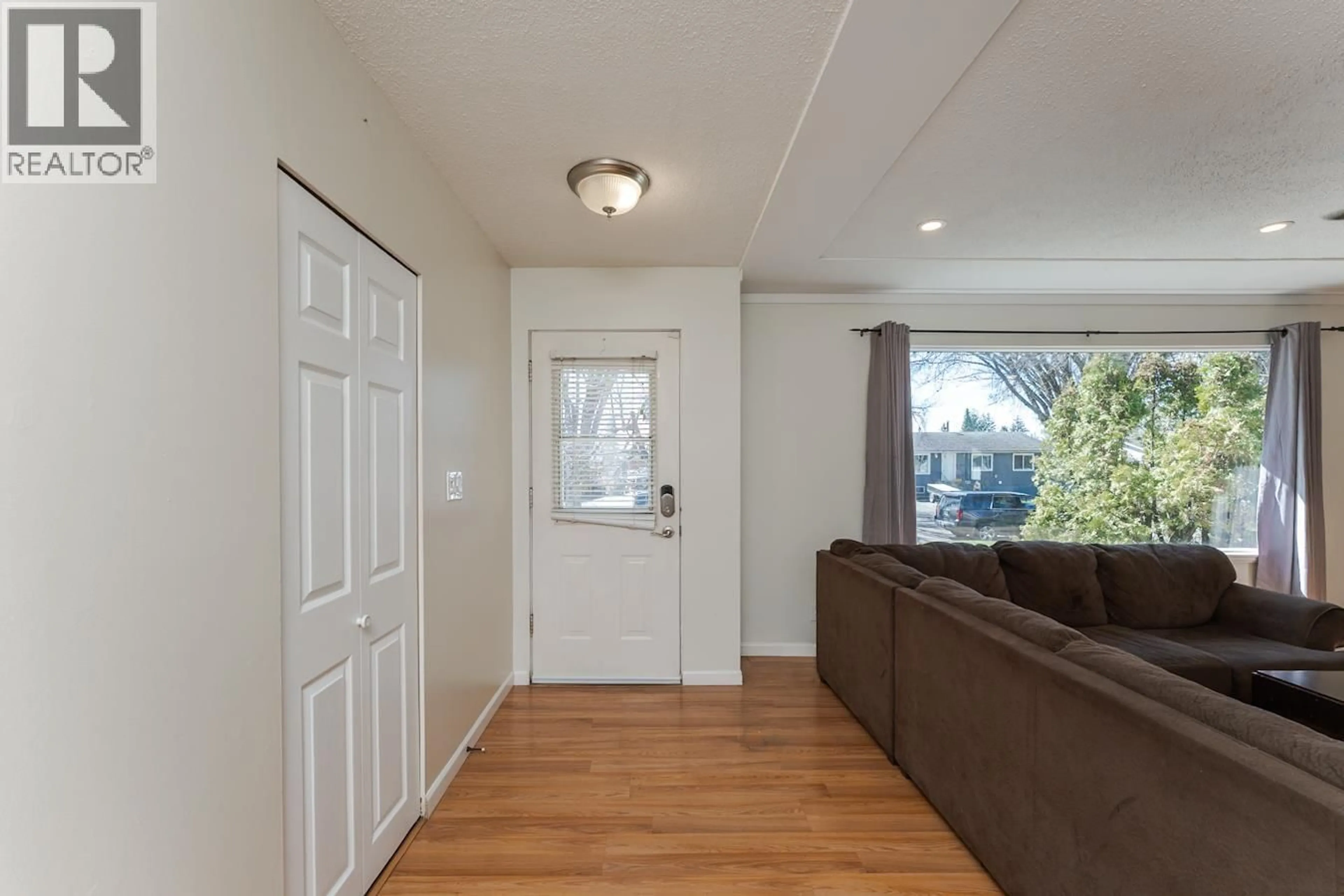 Indoor entryway for 116 MCKENZIE AVENUE, Prince George British Columbia V2L4N4