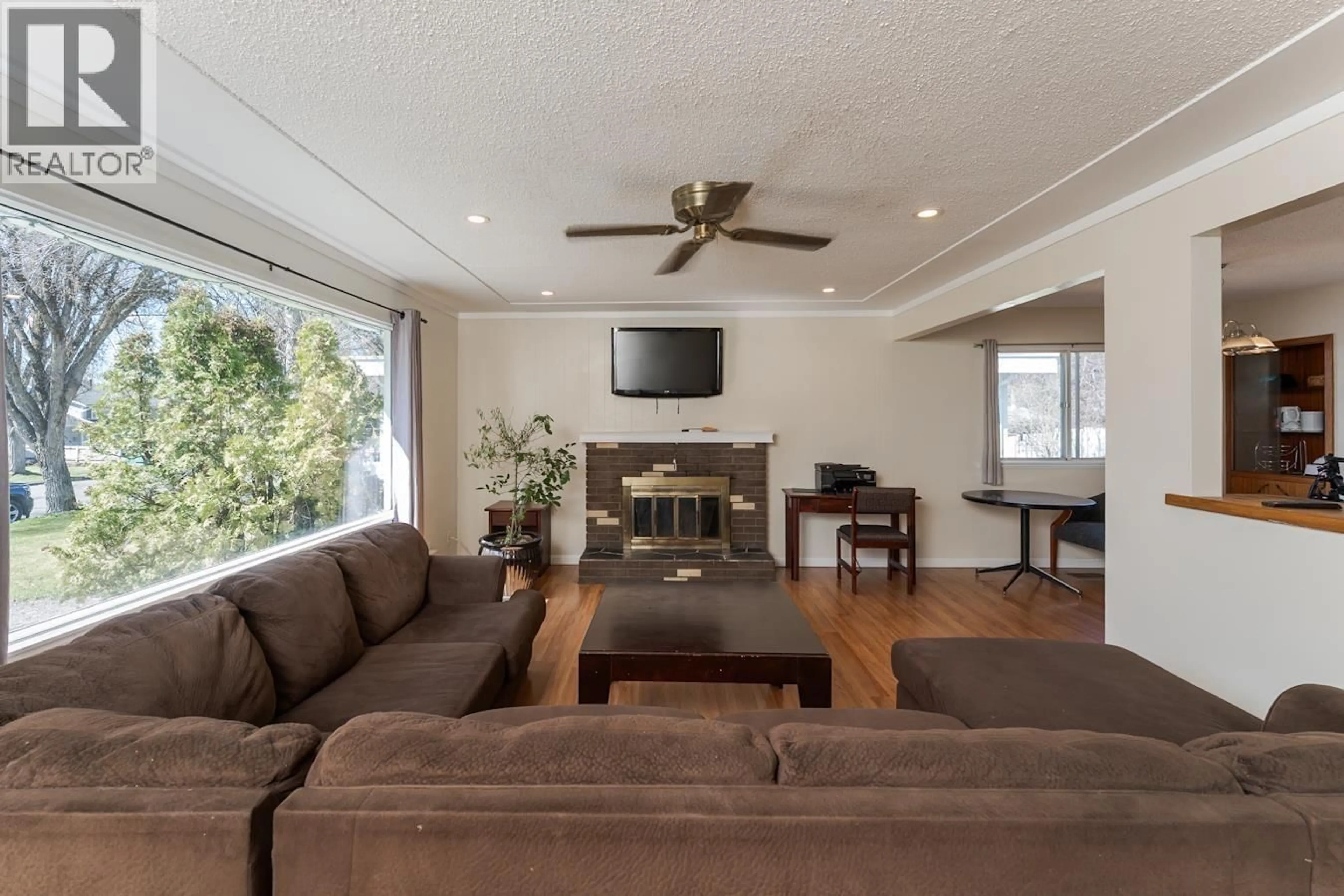 Living room with furniture, unknown for 116 MCKENZIE AVENUE, Prince George British Columbia V2L4N4