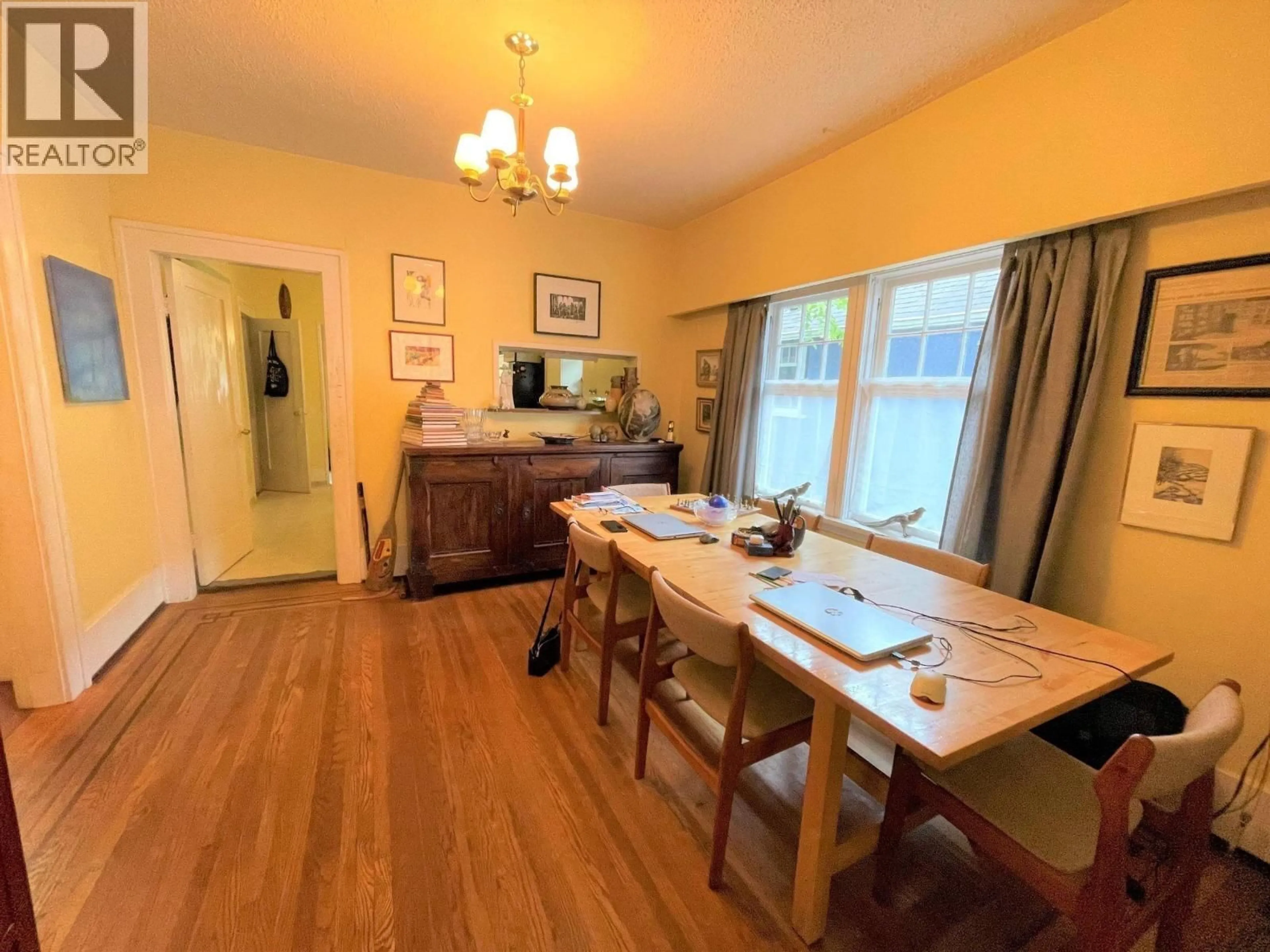 Dining room, wood/laminate floor for 3259 7TH AVENUE, Vancouver British Columbia V6K2A3