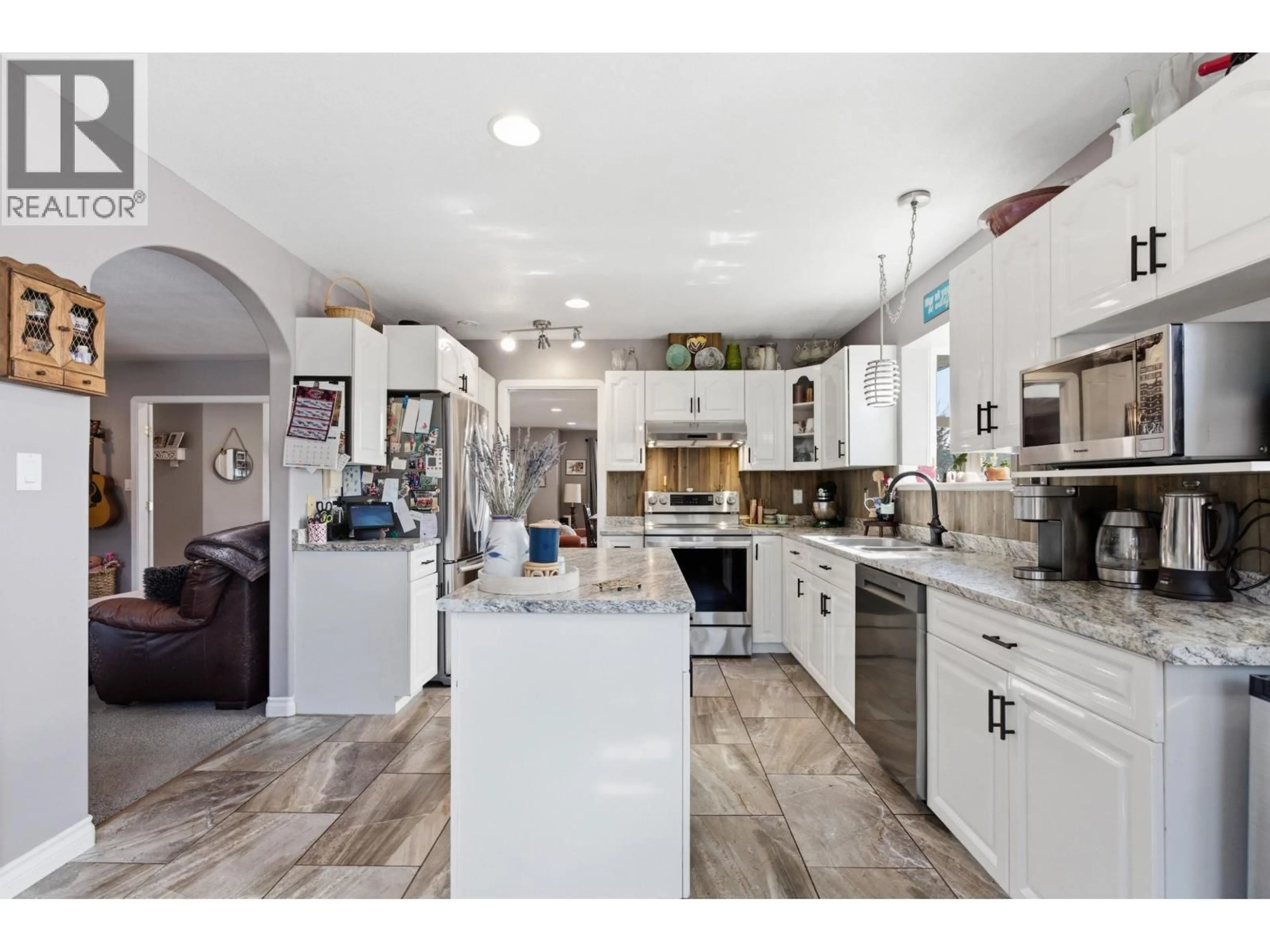 Open concept kitchen, ceramic/tile floor for 159 WESTRIDGE DRIVE, Williams Lake British Columbia V2G5H8