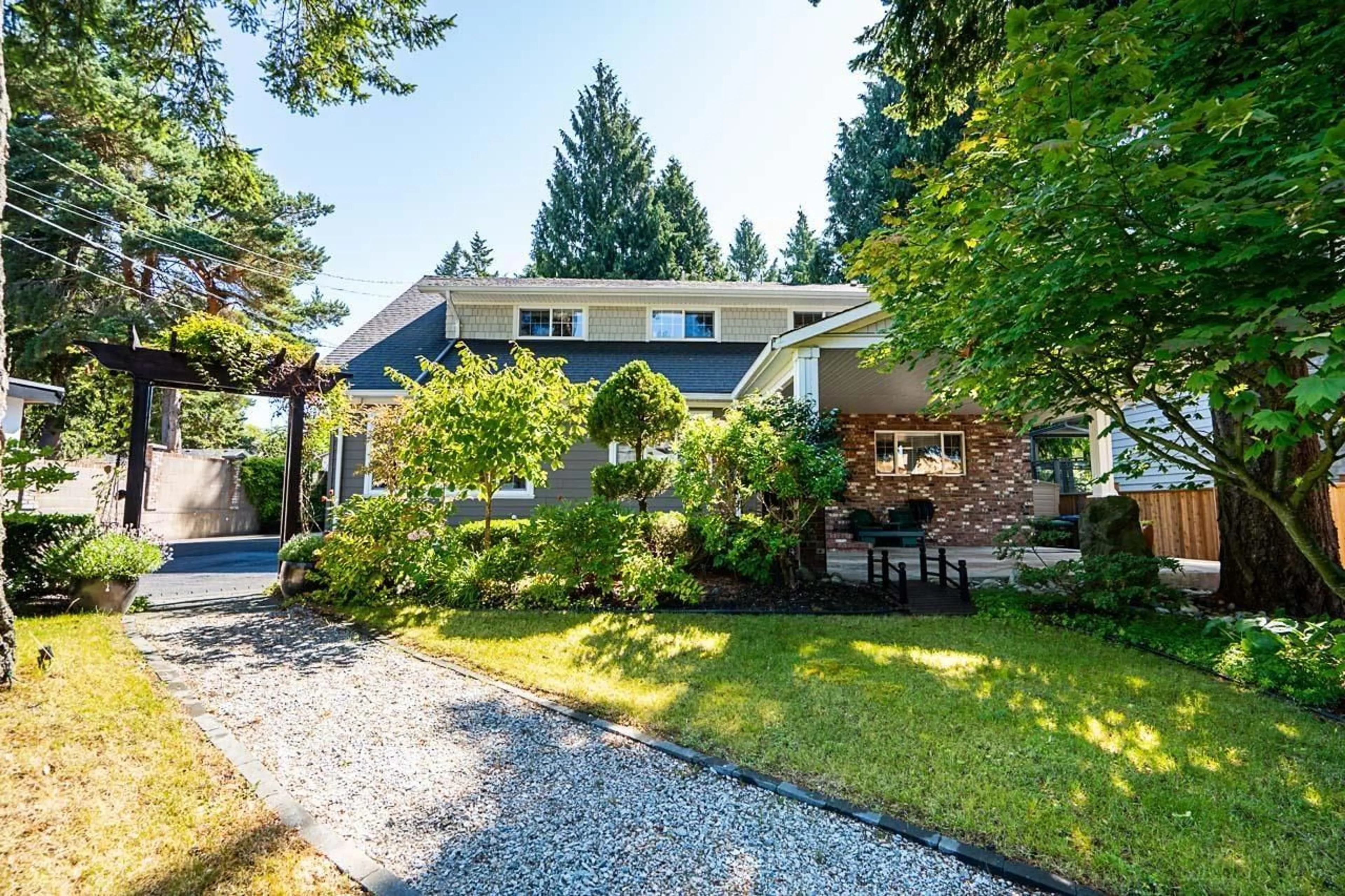 A pic from outside/outdoor area/front of a property/back of a property/a pic from drone, street for 1542 128 STREET, Surrey British Columbia V4A3T7
