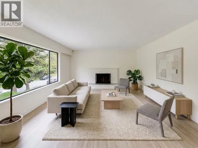 7942 LAKEFIELD DRIVE, Burnaby 2