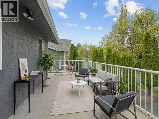 7942 LAKEFIELD DRIVE, Burnaby 5
