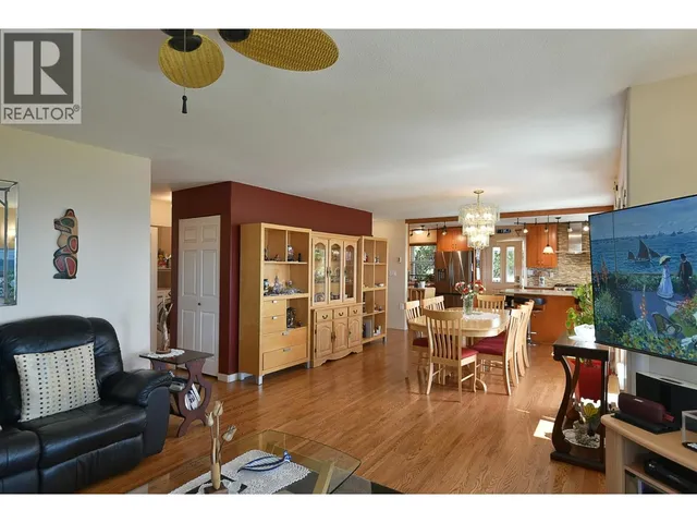 6502 SUNSHINE COAST HIGHWAY, Sechelt 3