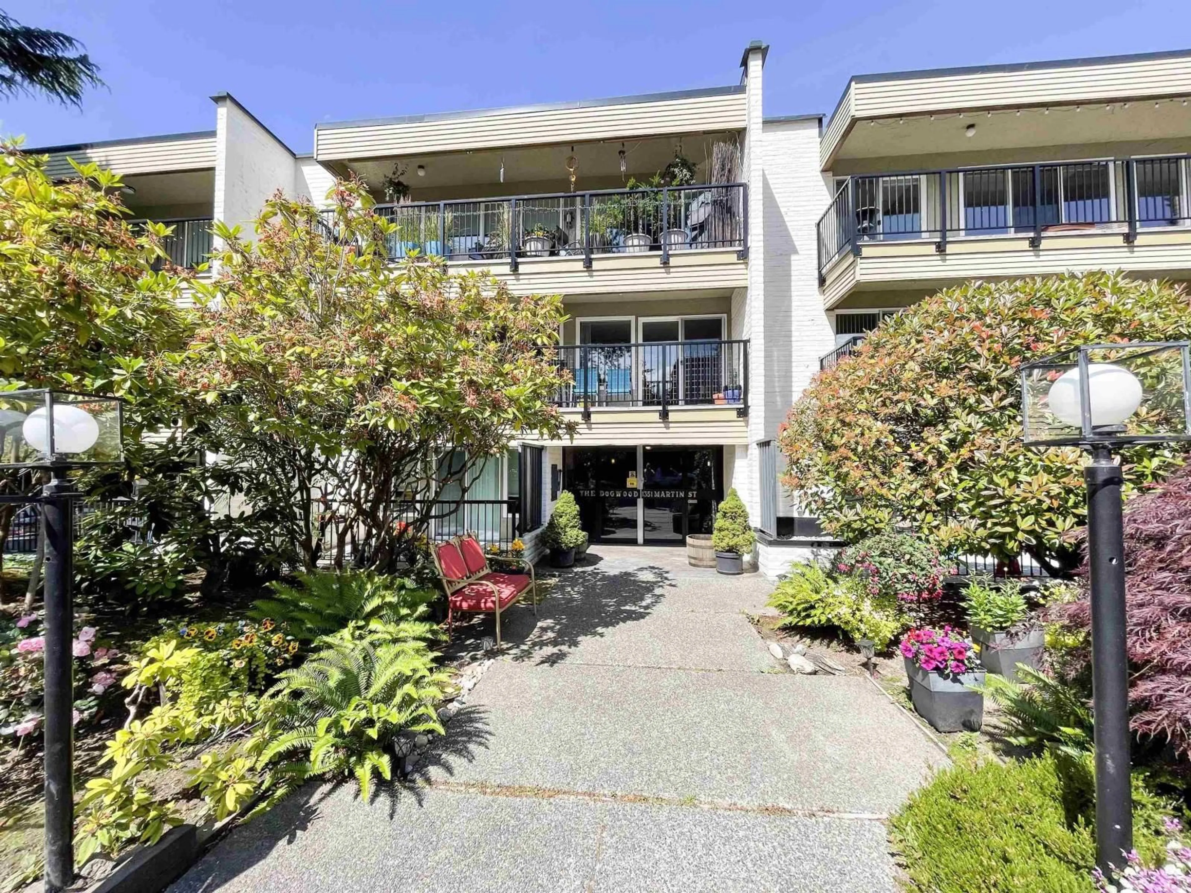 Unknown for 205 - 1351 MARTIN STREET, White Rock British Columbia V4B3W6