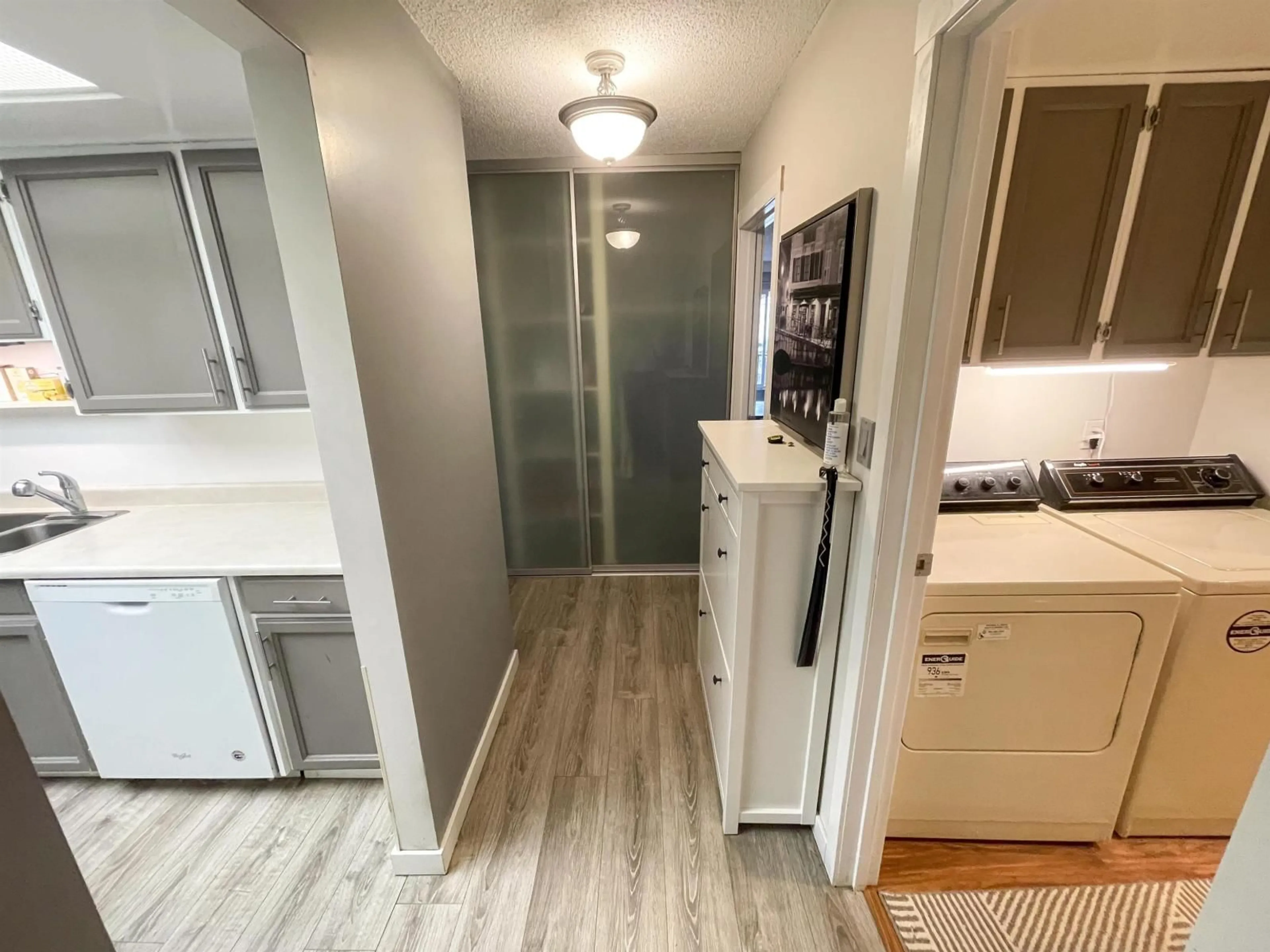 Unknown for 205 - 1351 MARTIN STREET, White Rock British Columbia V4B3W6