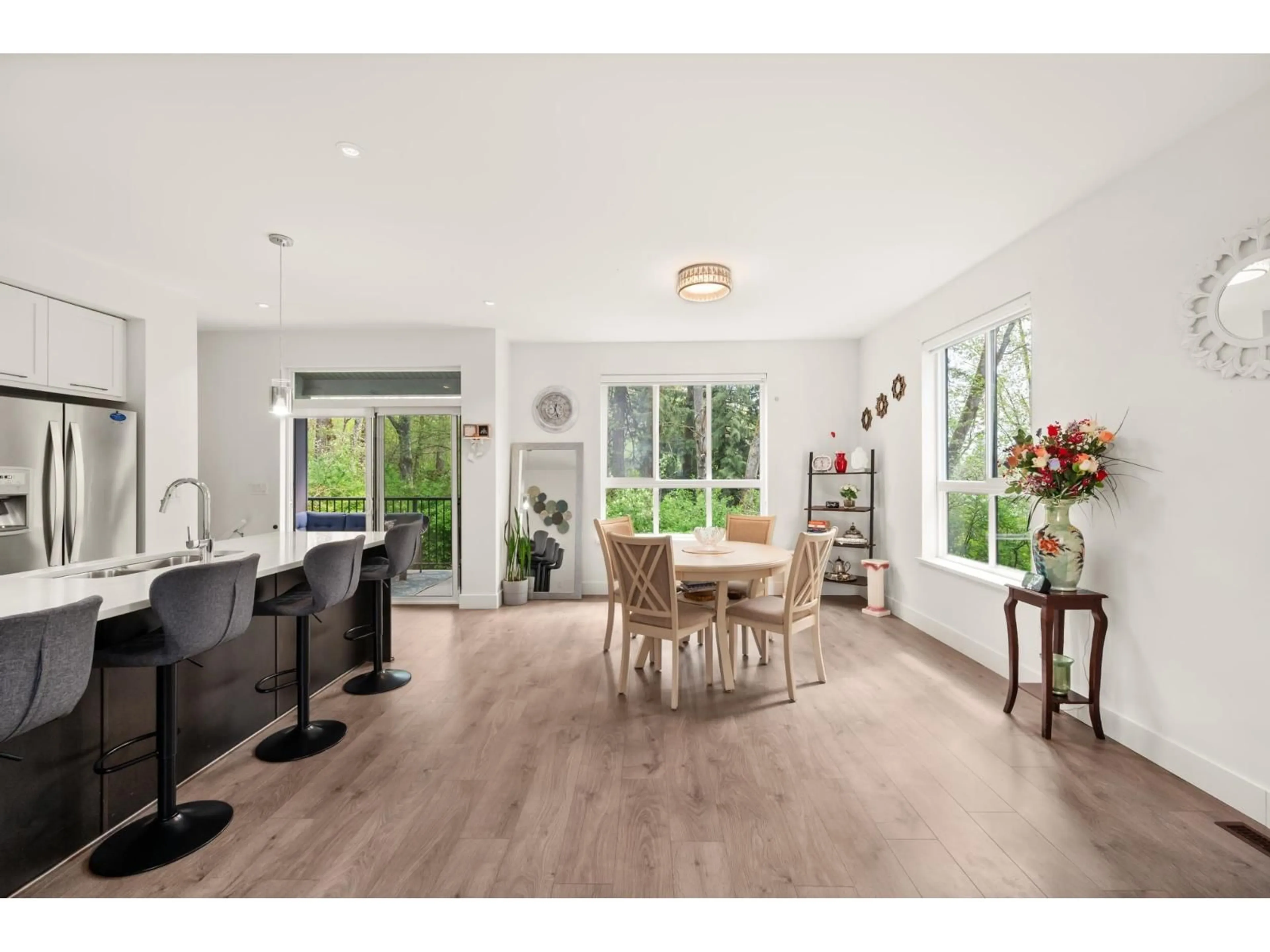 Open concept kitchen, wood/laminate floor for 30 - 7979 152 STREET, Surrey British Columbia V3S7S7