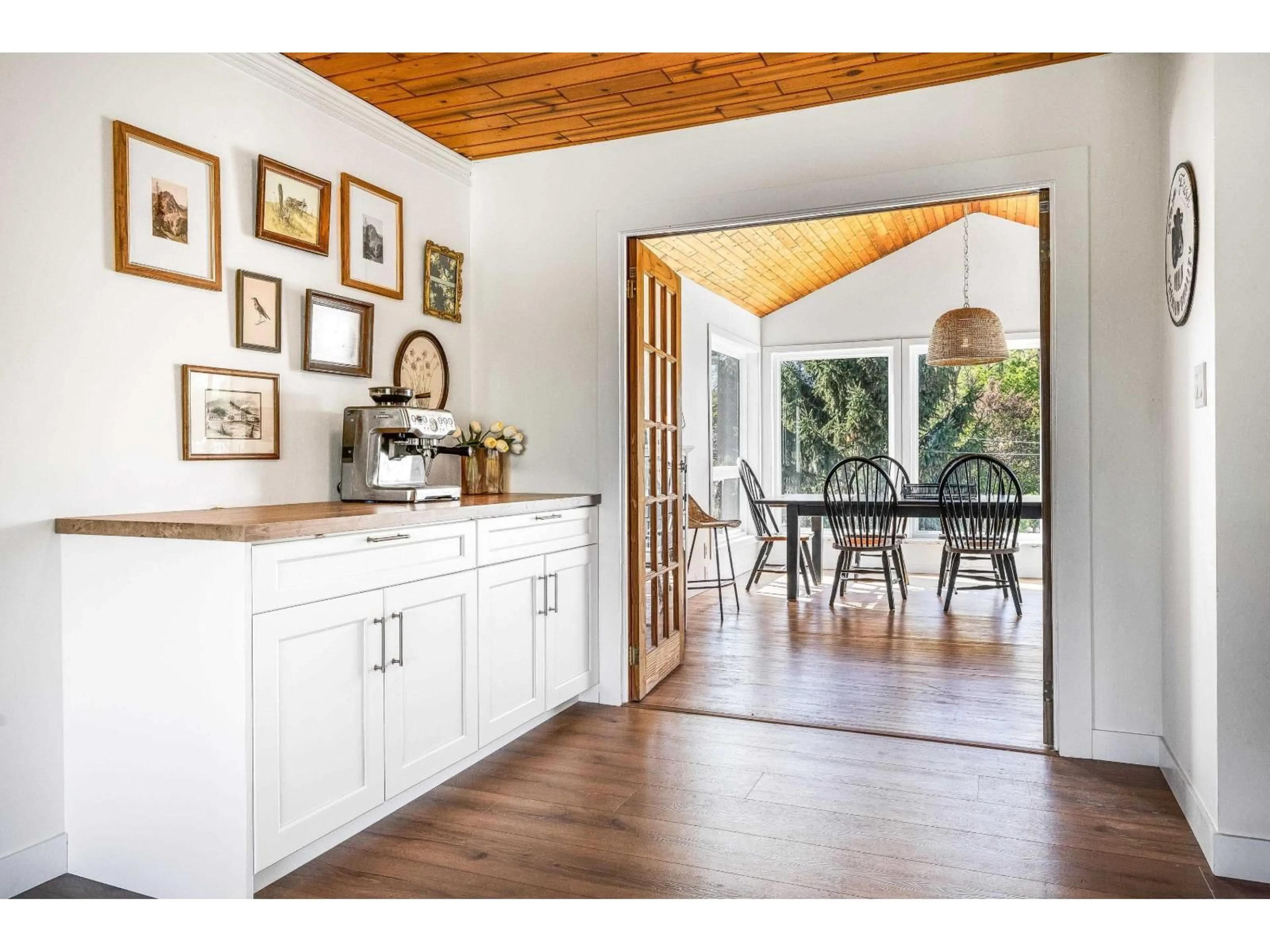 Open concept kitchen, wood/laminate floor for 41942 SOUTH SUMAS ROAD, Sardis - Greendale British Columbia V2R4K6