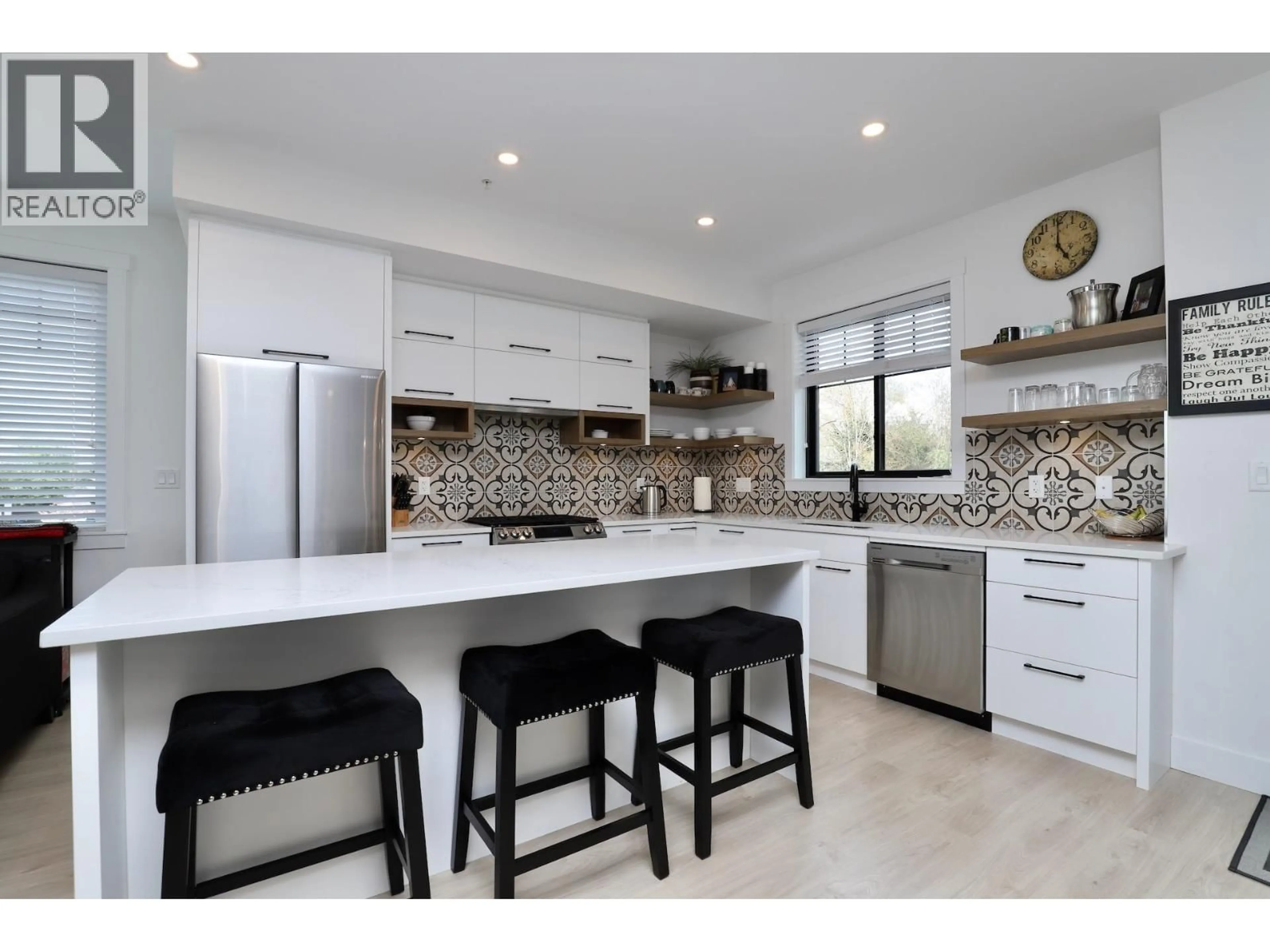 Open concept kitchen, ceramic/tile floor for 1 - 12018 237 STREET, Maple Ridge British Columbia V4R2C8