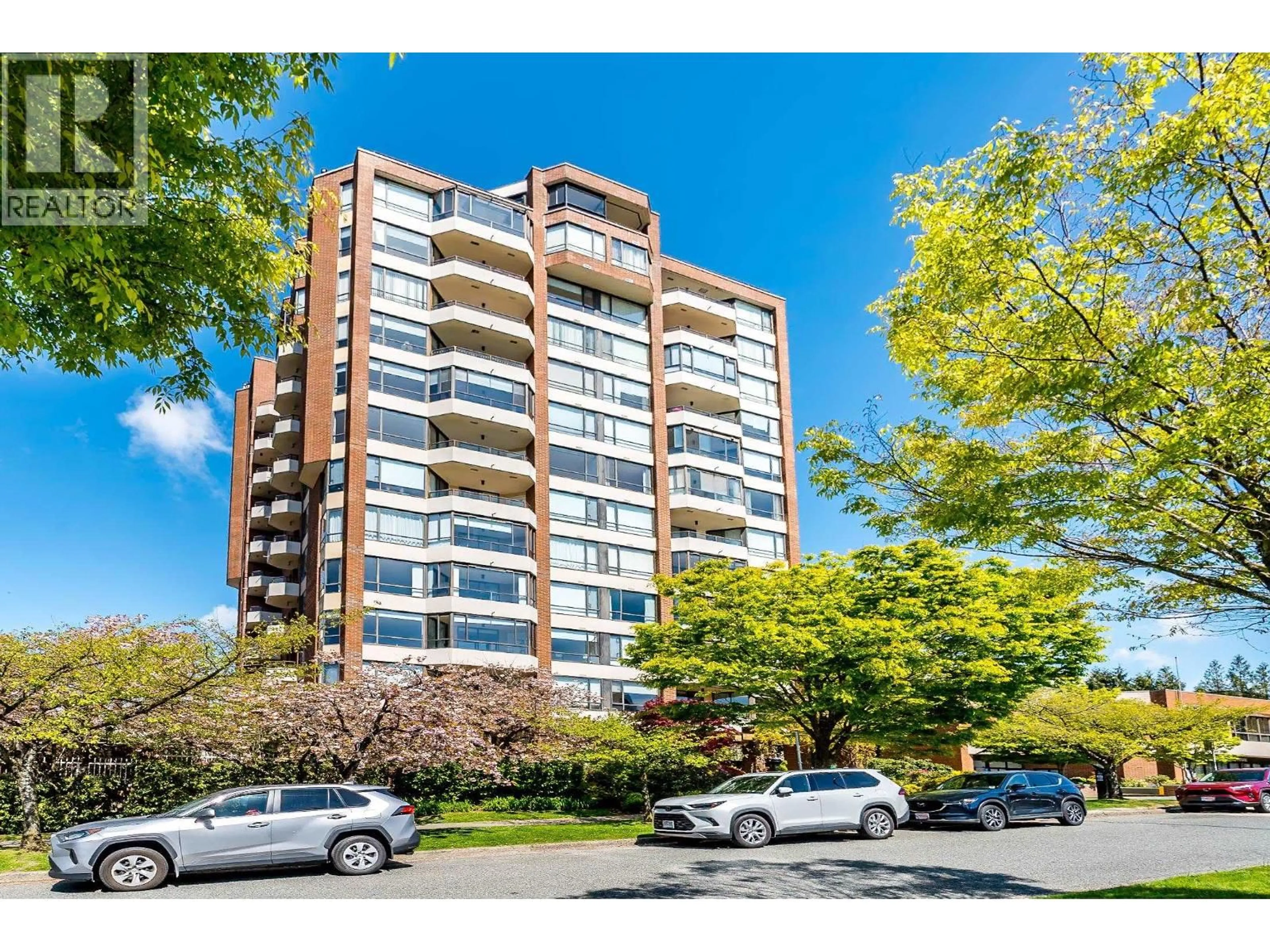 A pic from outside/outdoor area/front of a property/back of a property/a pic from drone, building for 302 - 2189 42ND AVENUE, Vancouver British Columbia V6M2B7