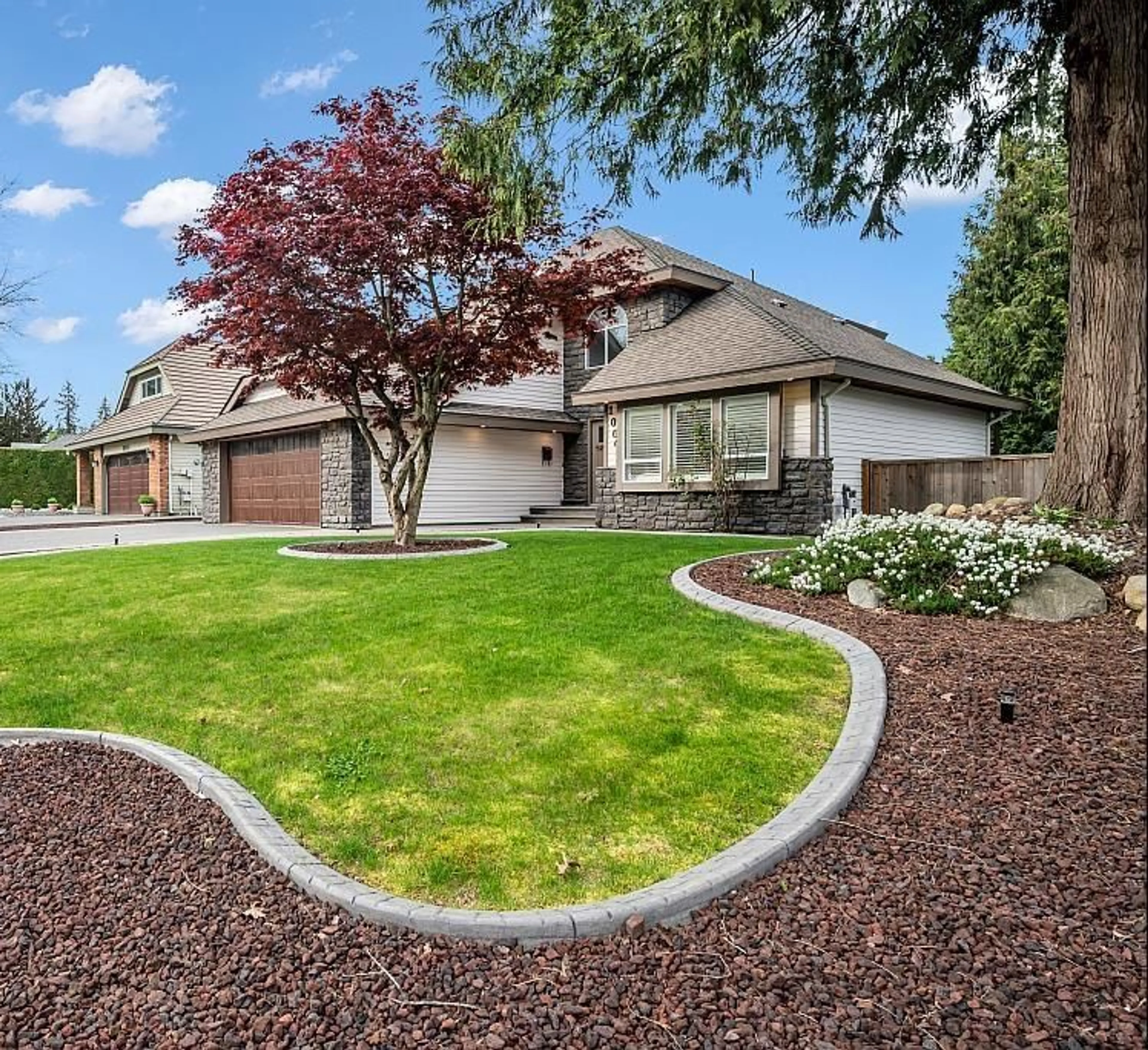Home with vinyl exterior material, street for 10646 GLENWOOD CRESCENT EAST, Surrey British Columbia V4N1W1