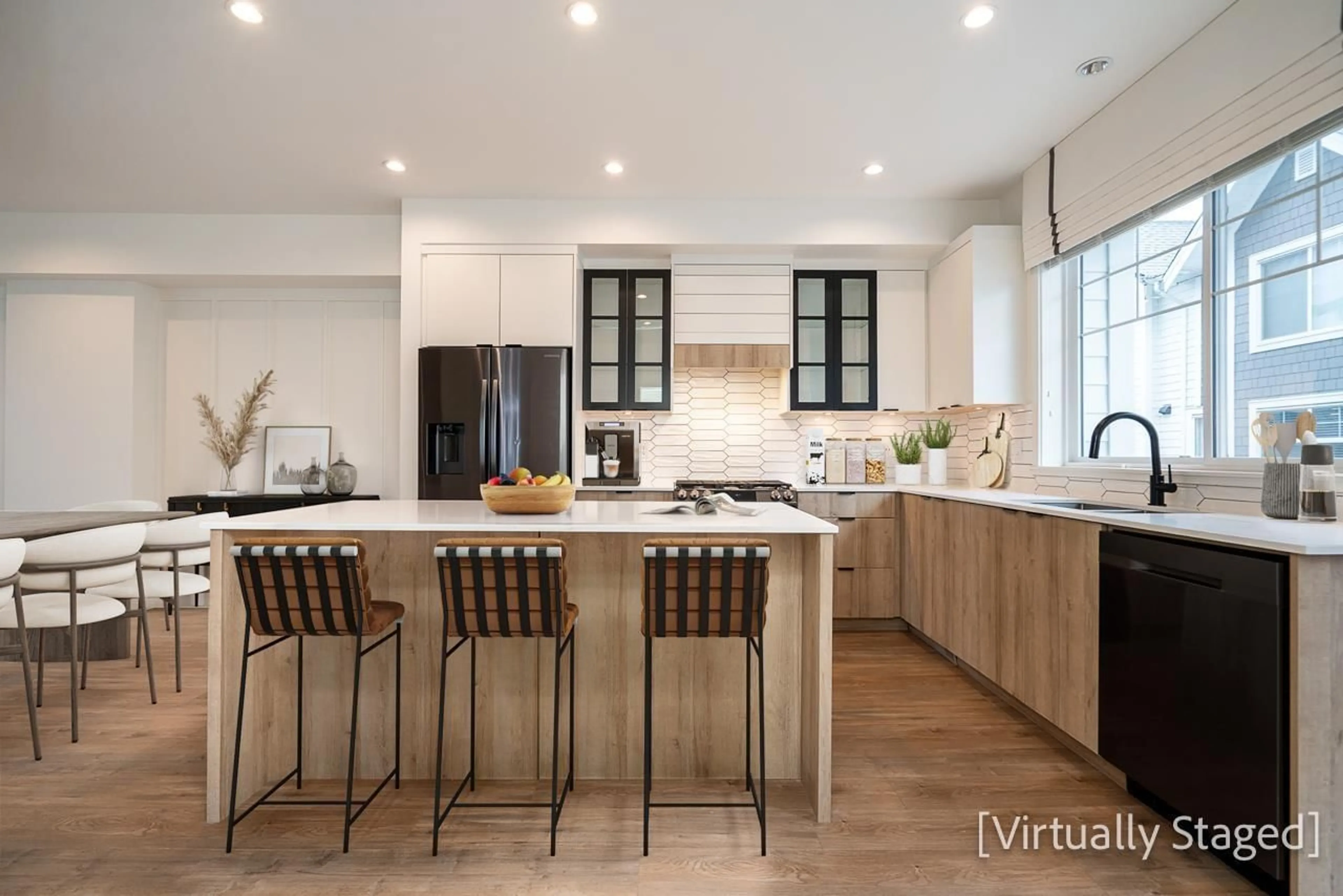 Contemporary kitchen, unknown for 66 - 14541 WINTER CRESCENT, Surrey British Columbia V4P0G5