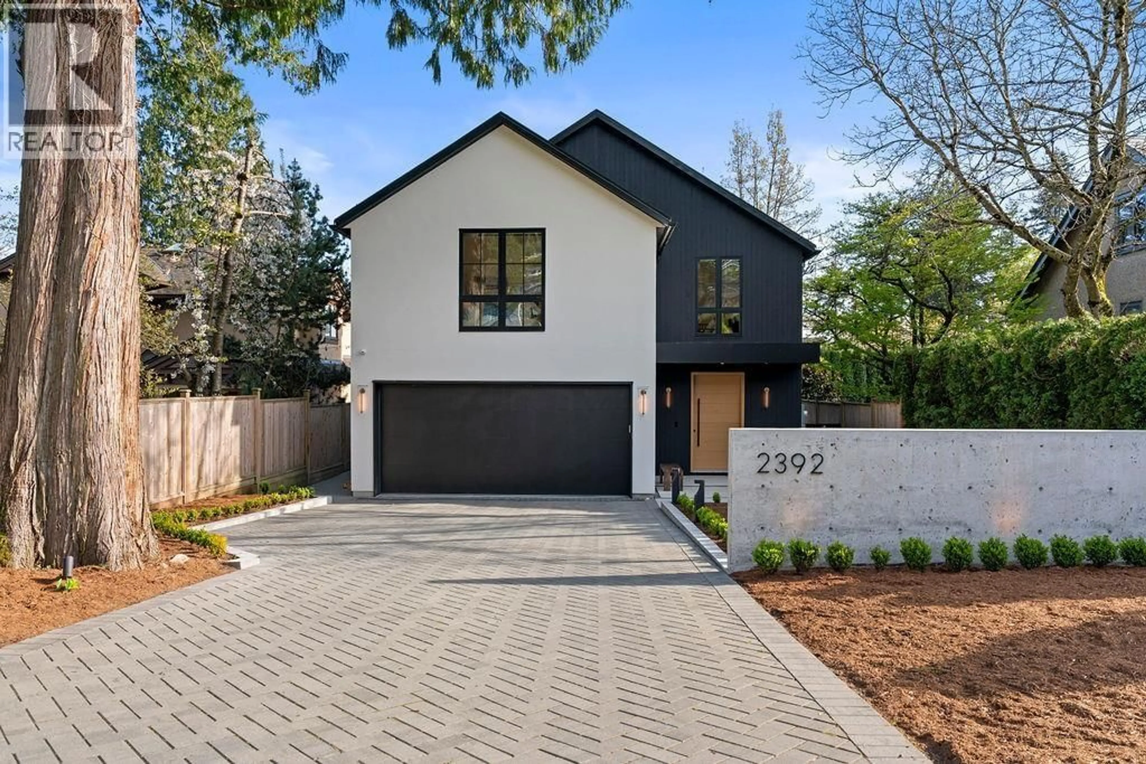 Home with brick exterior material, street for 2392 LAWSON AVENUE, West Vancouver British Columbia V7V2E6