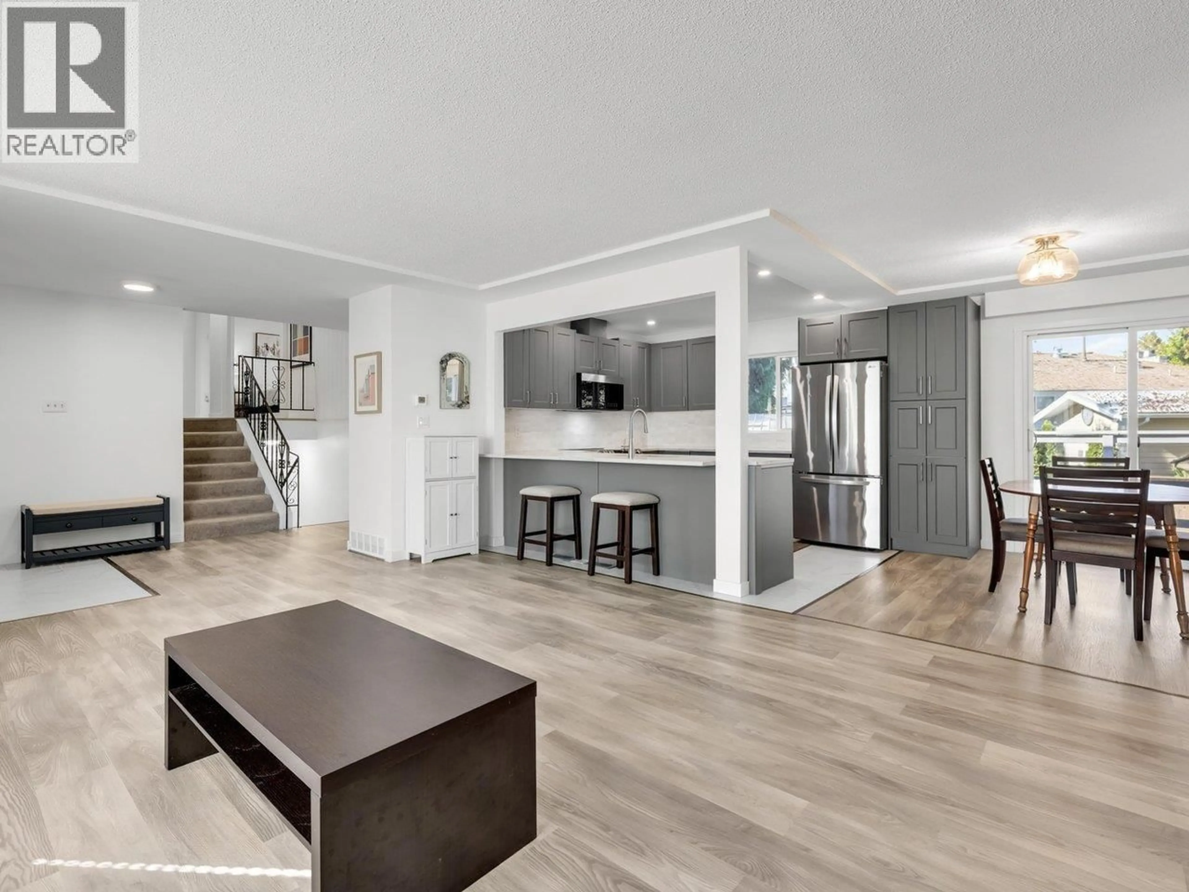 Open concept kitchen, unknown for 5153 CLIFF DRIVE, Tsawwassen British Columbia V4M2C4