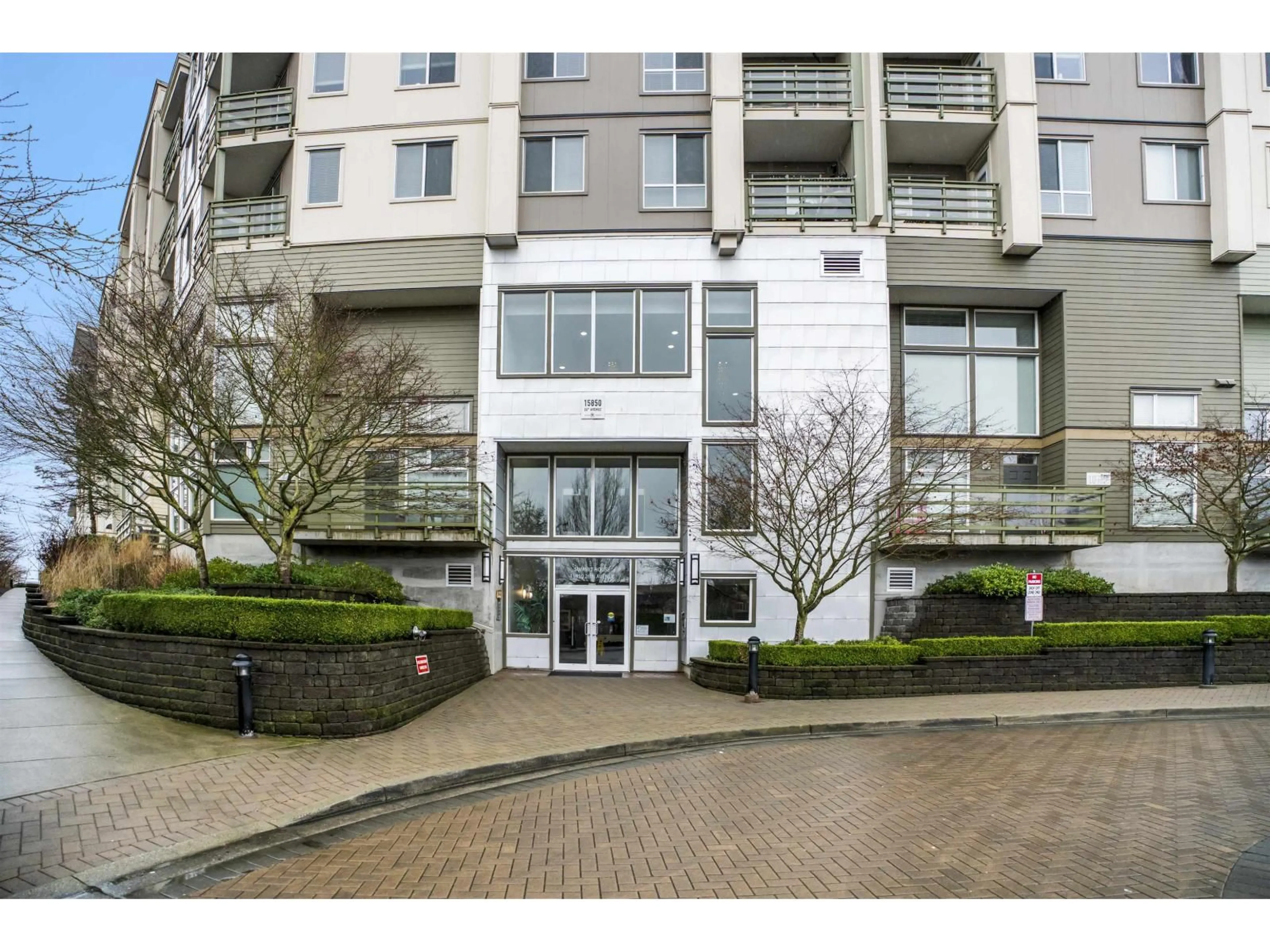 Indoor foyer for 217 - 15850 26 AVENUE, Surrey British Columbia V3Z2N6